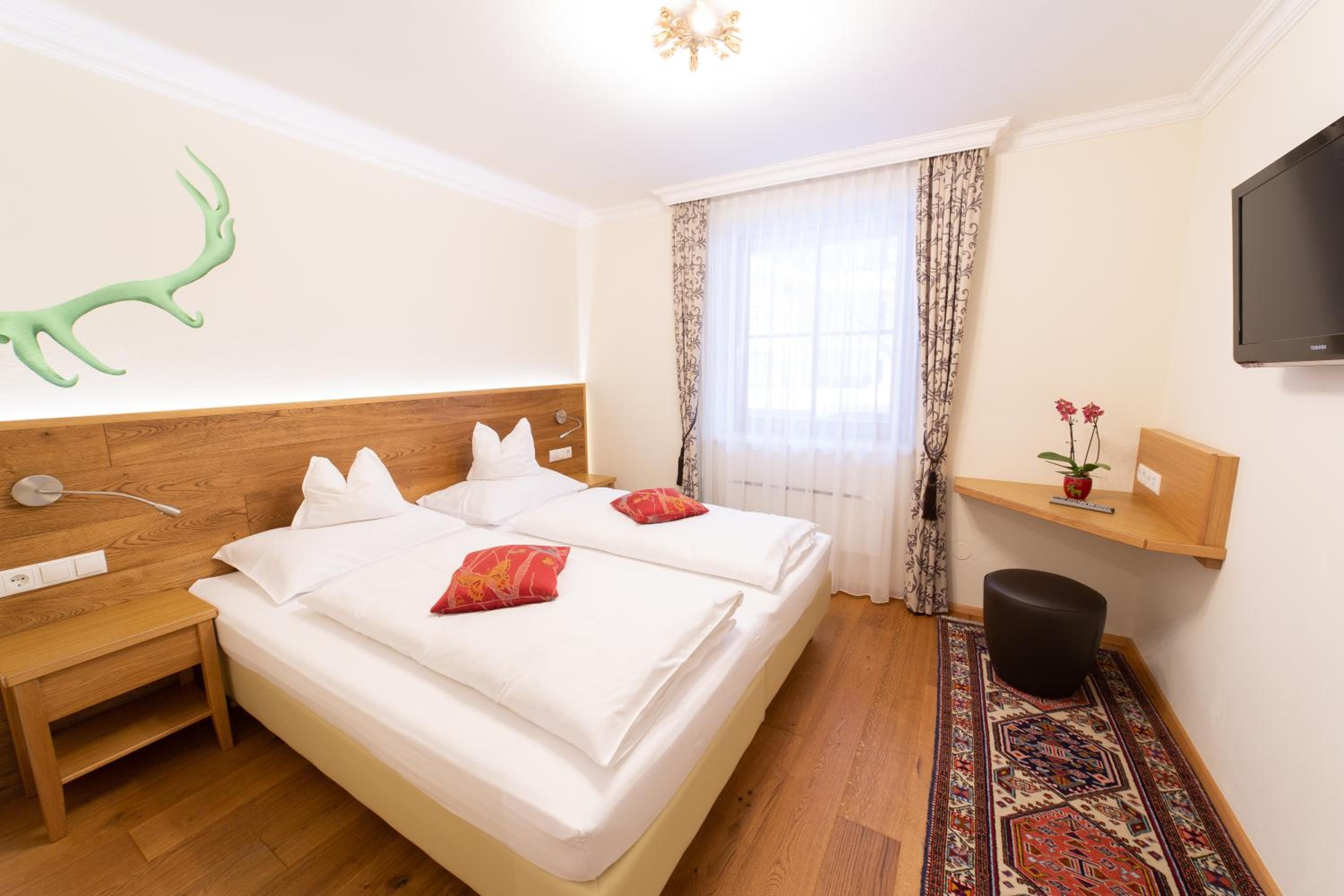 One-Bedroom Apartment (2 - 4 Adults) - Photo 12
