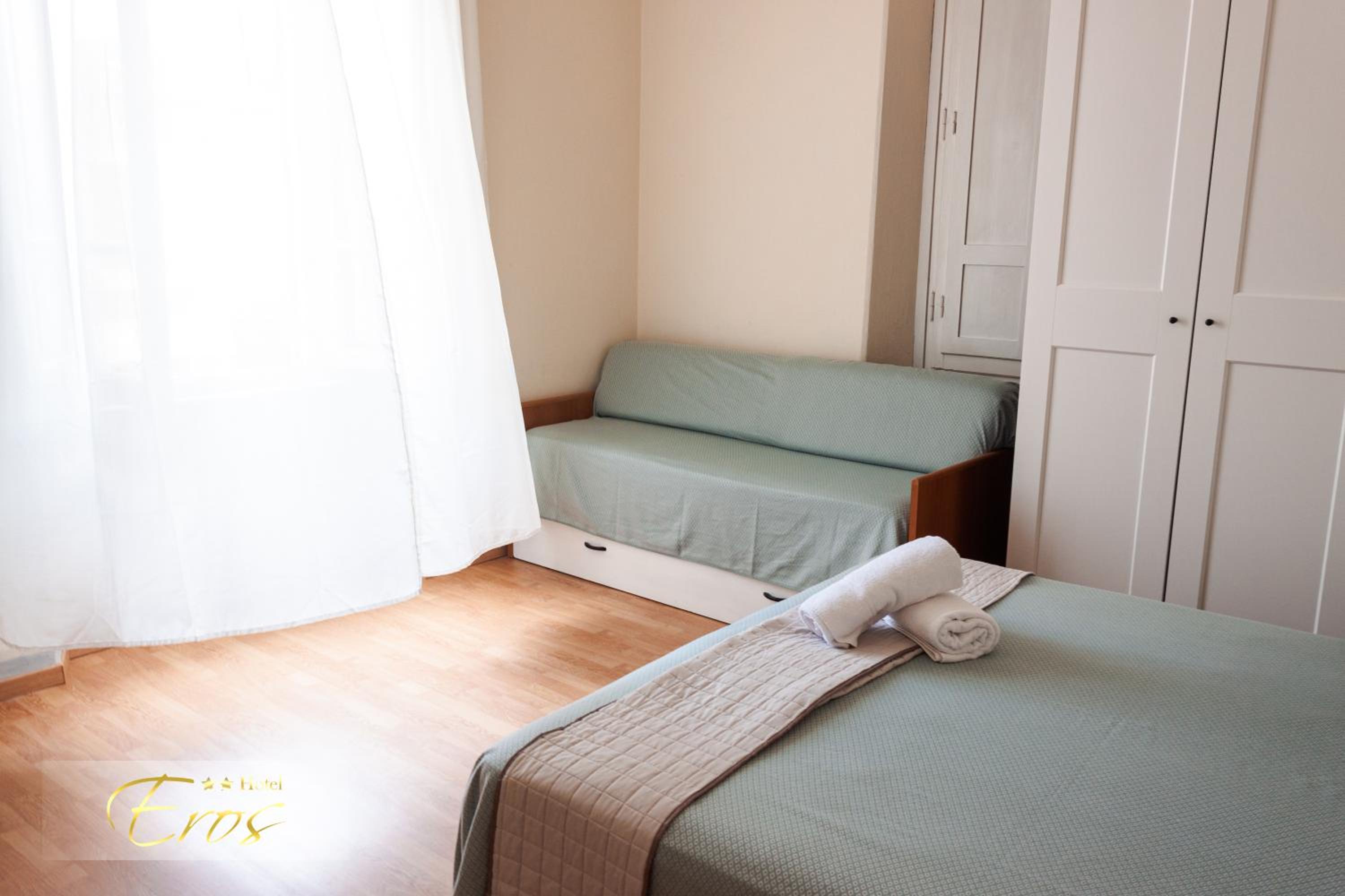 Double or Twin Room photo 3