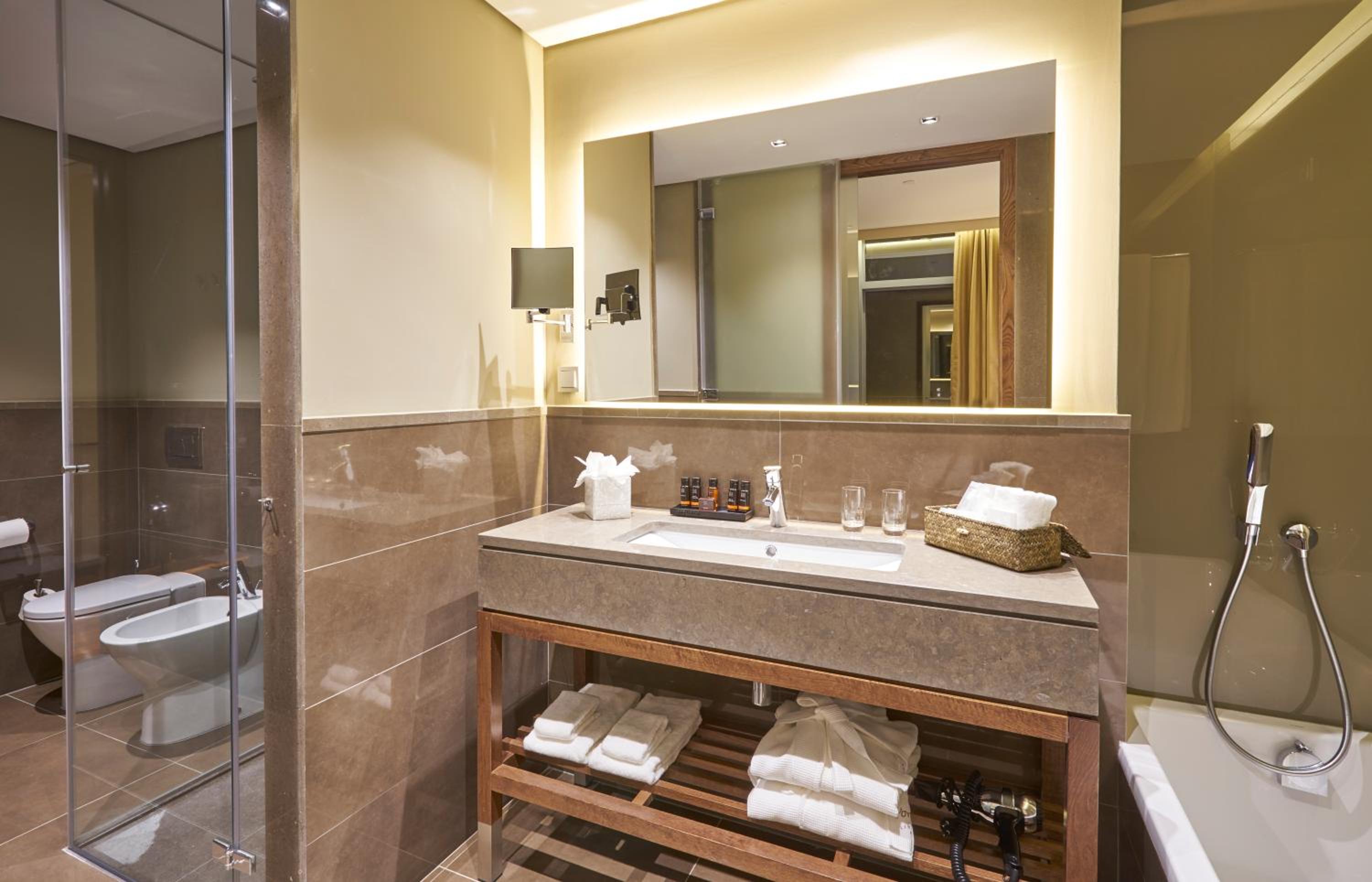 Junior Suite thumbnail 6