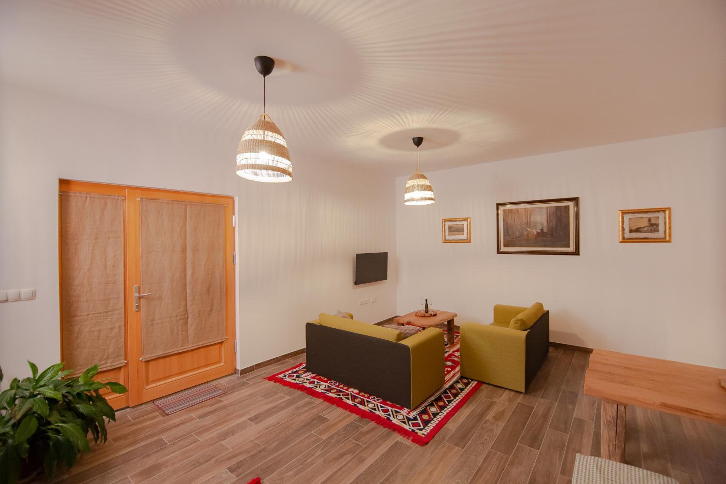 Apartment - Ground Floor photo 2