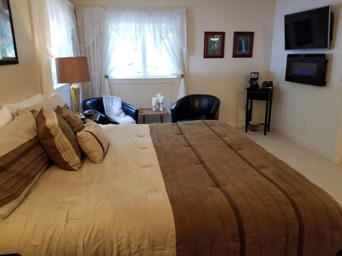 Deluxe King Room photo 2