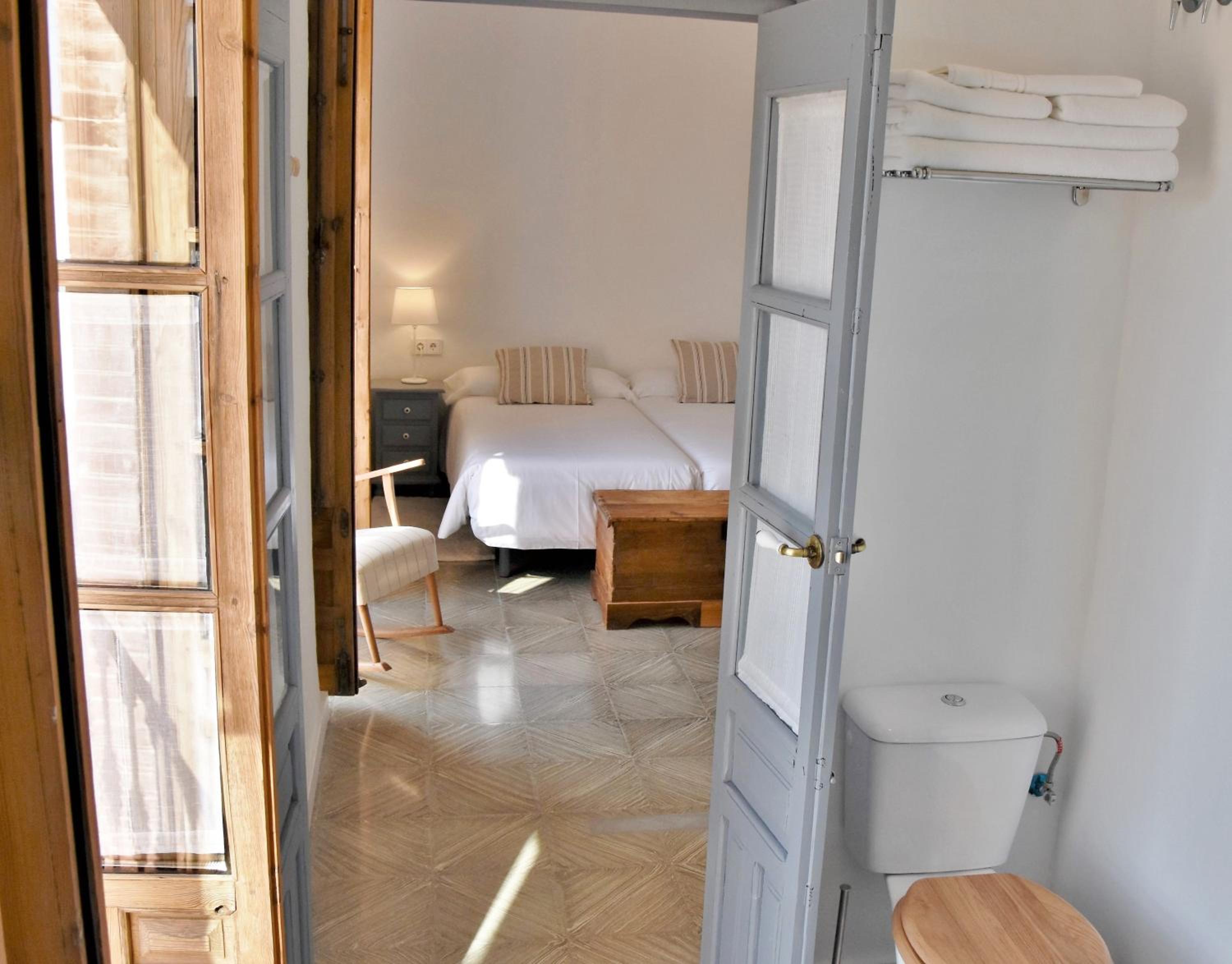 Superior Twin Room - Photo 8