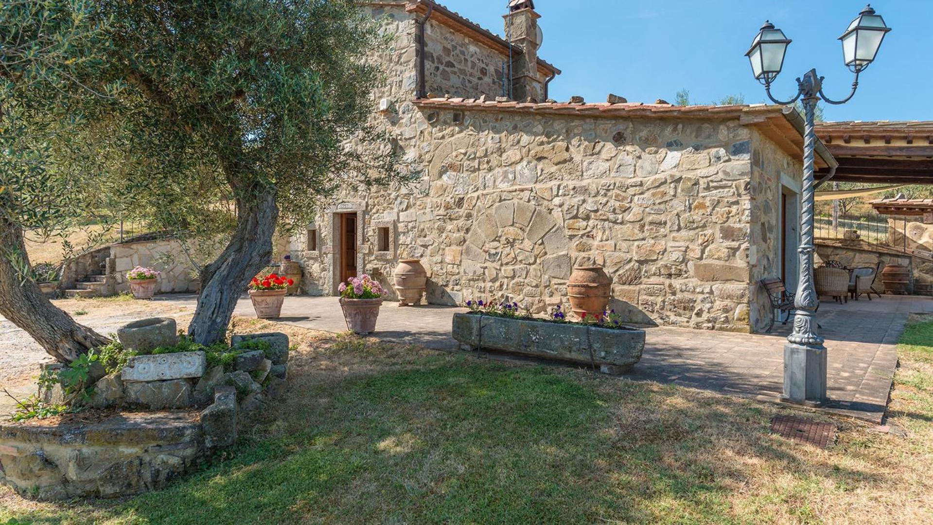 Three-Bedroom Villa photo 2
