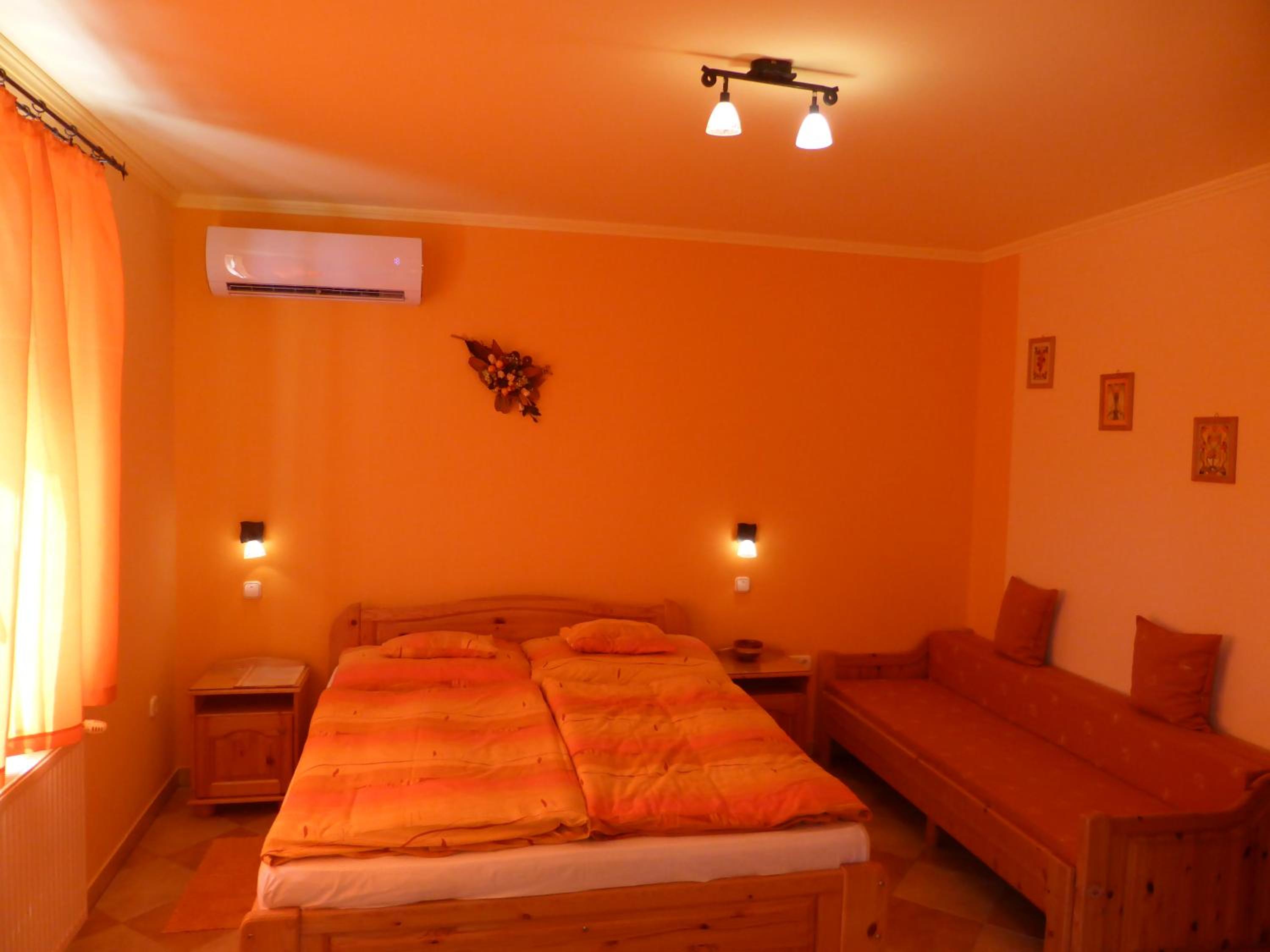 Two-Bedroom Apartment (4-6 Adults) photo 2