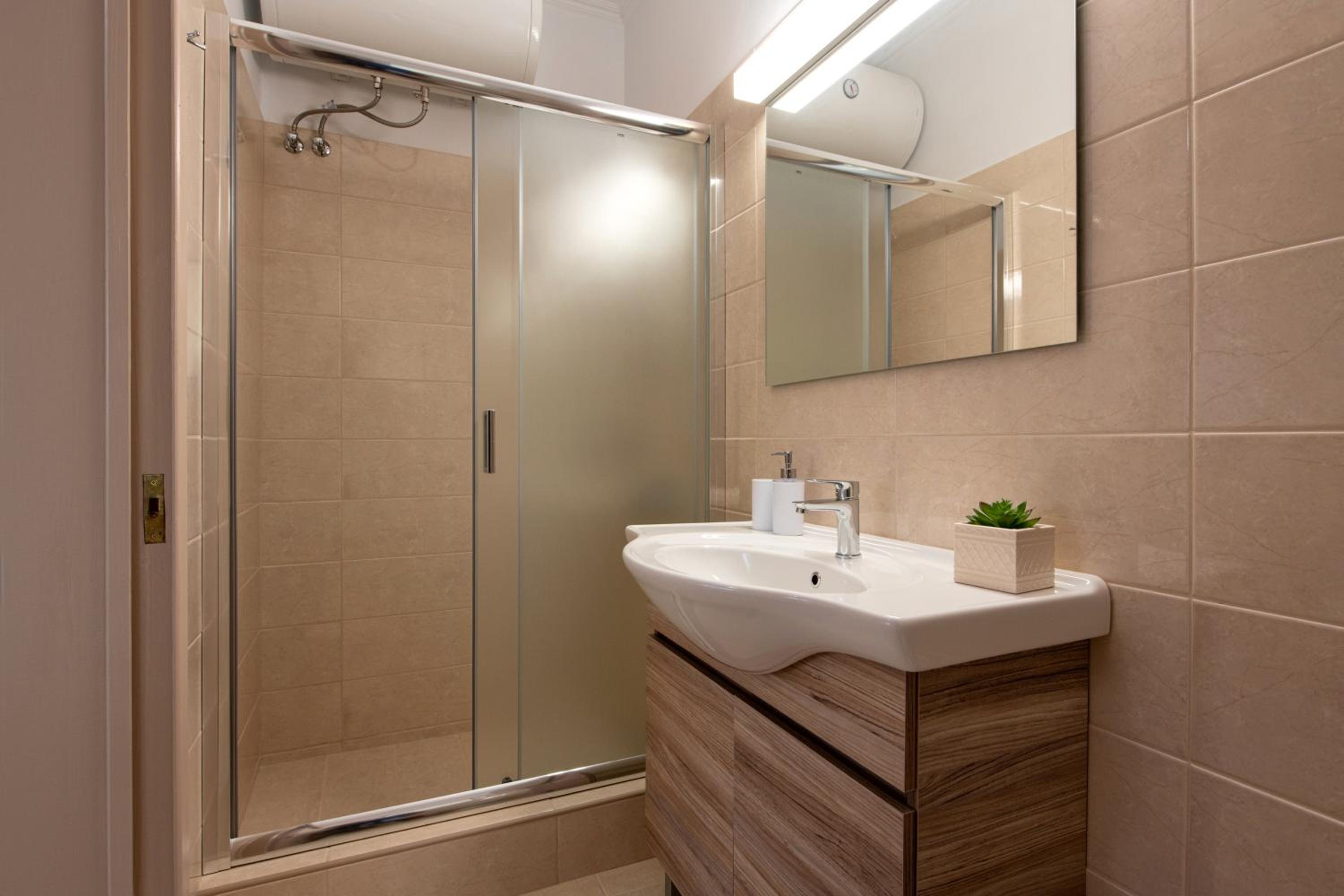 One-Bedroom Apartment - Photo 48