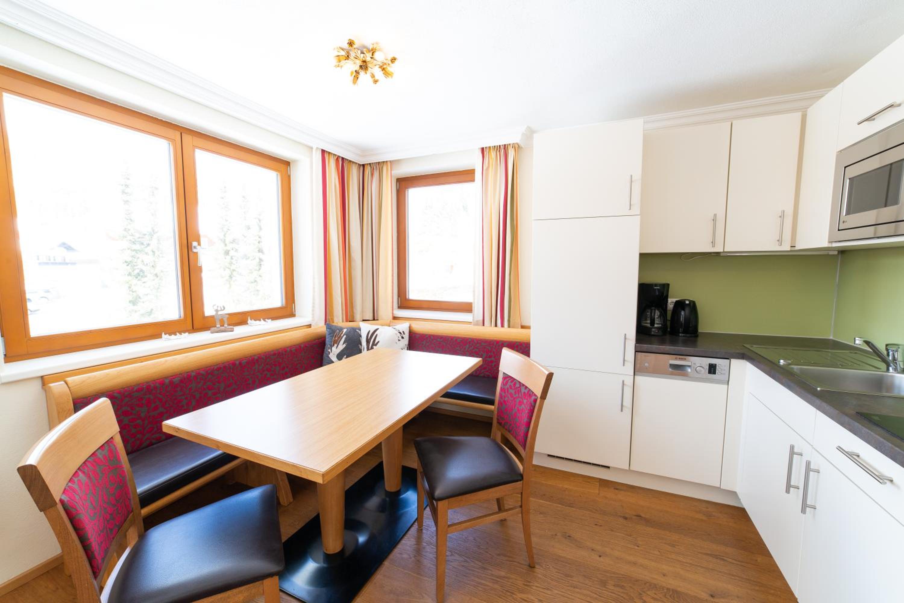Two-Bedroom Apartment (4-6 Adults) photo 2