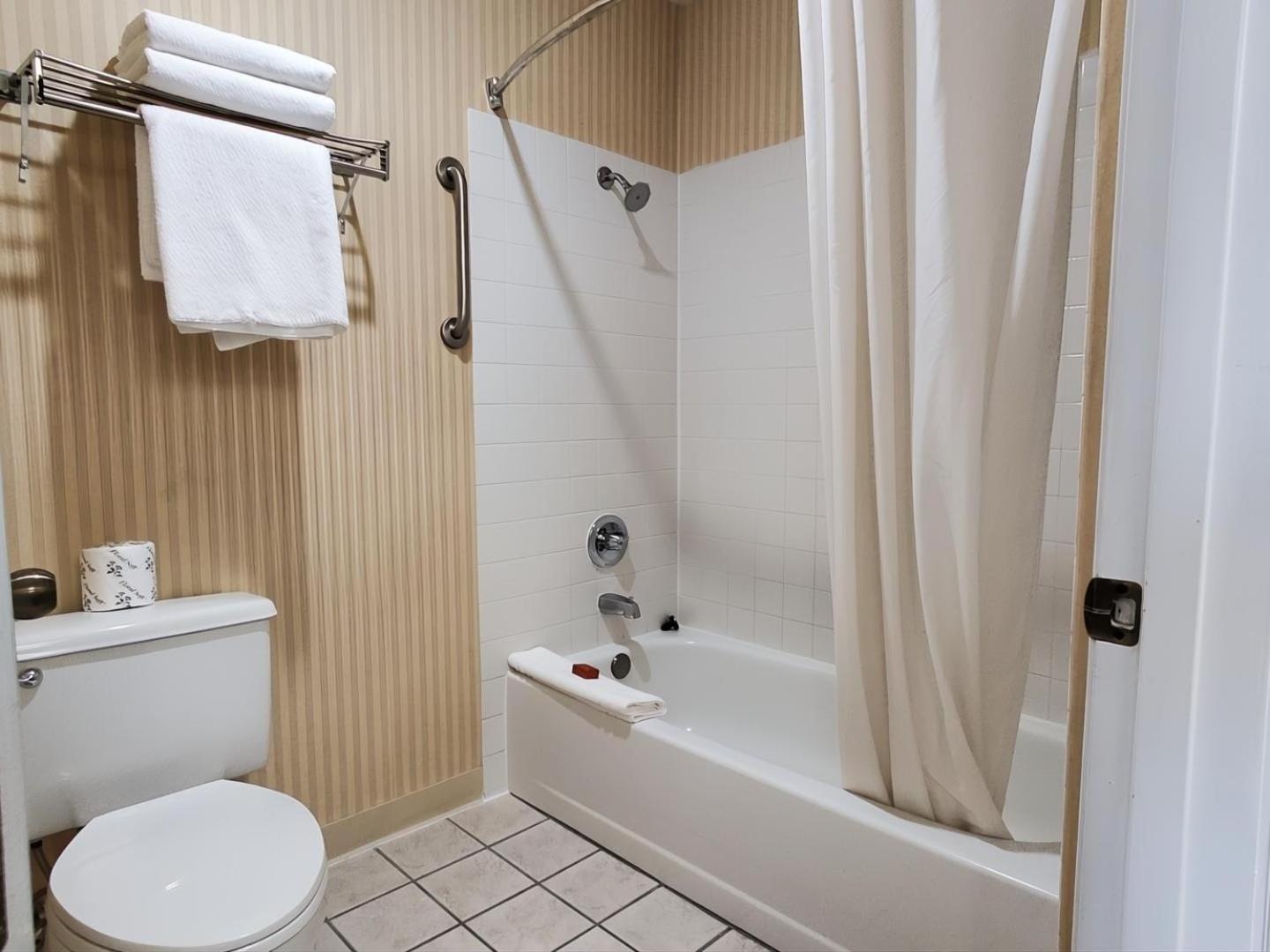 Queen Room - Disability Access
