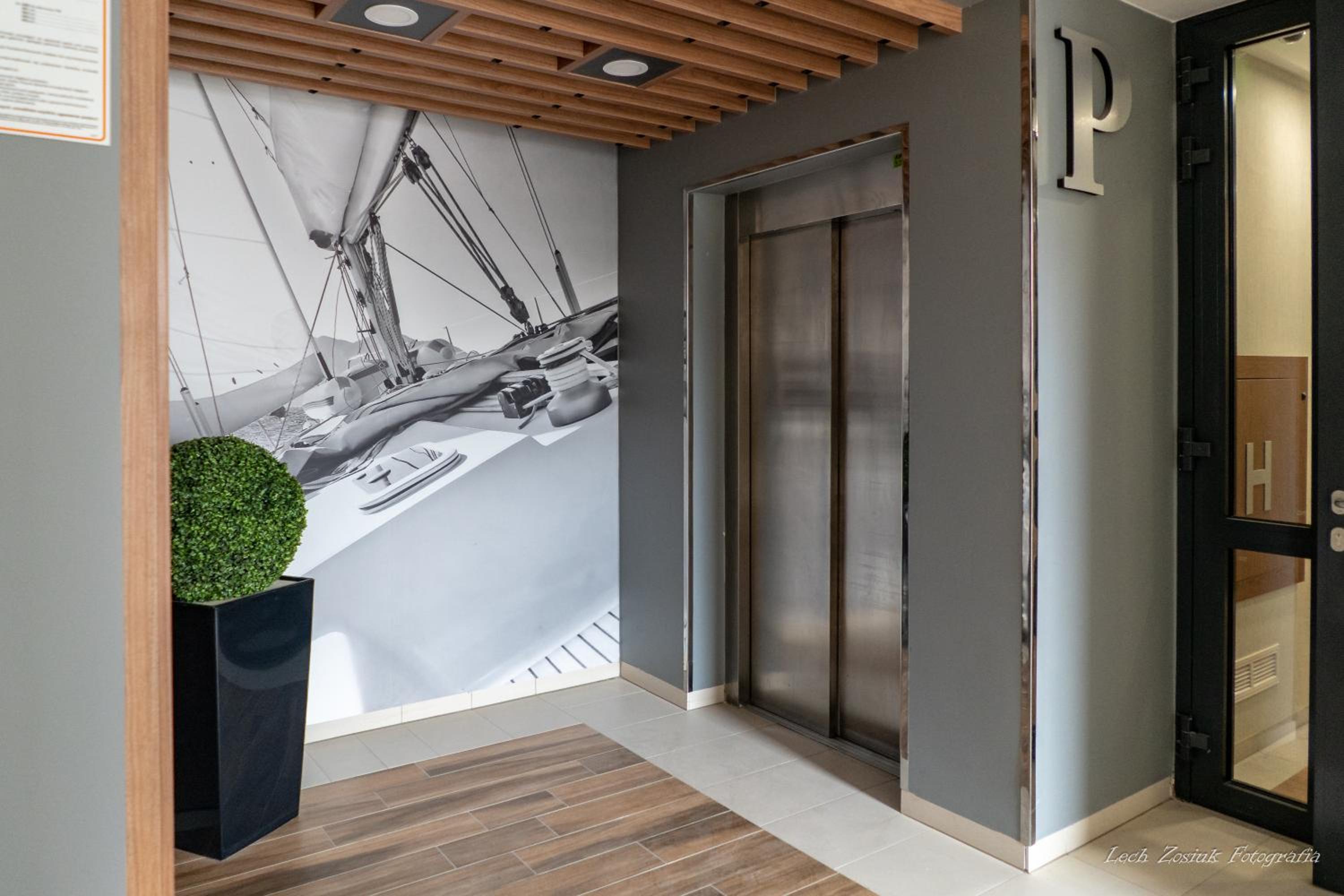 One-Bedroom Apartment with Balcony