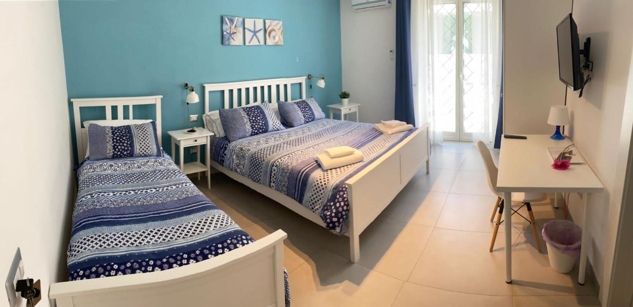 Triple Room with Private Bathroom - Photo 9