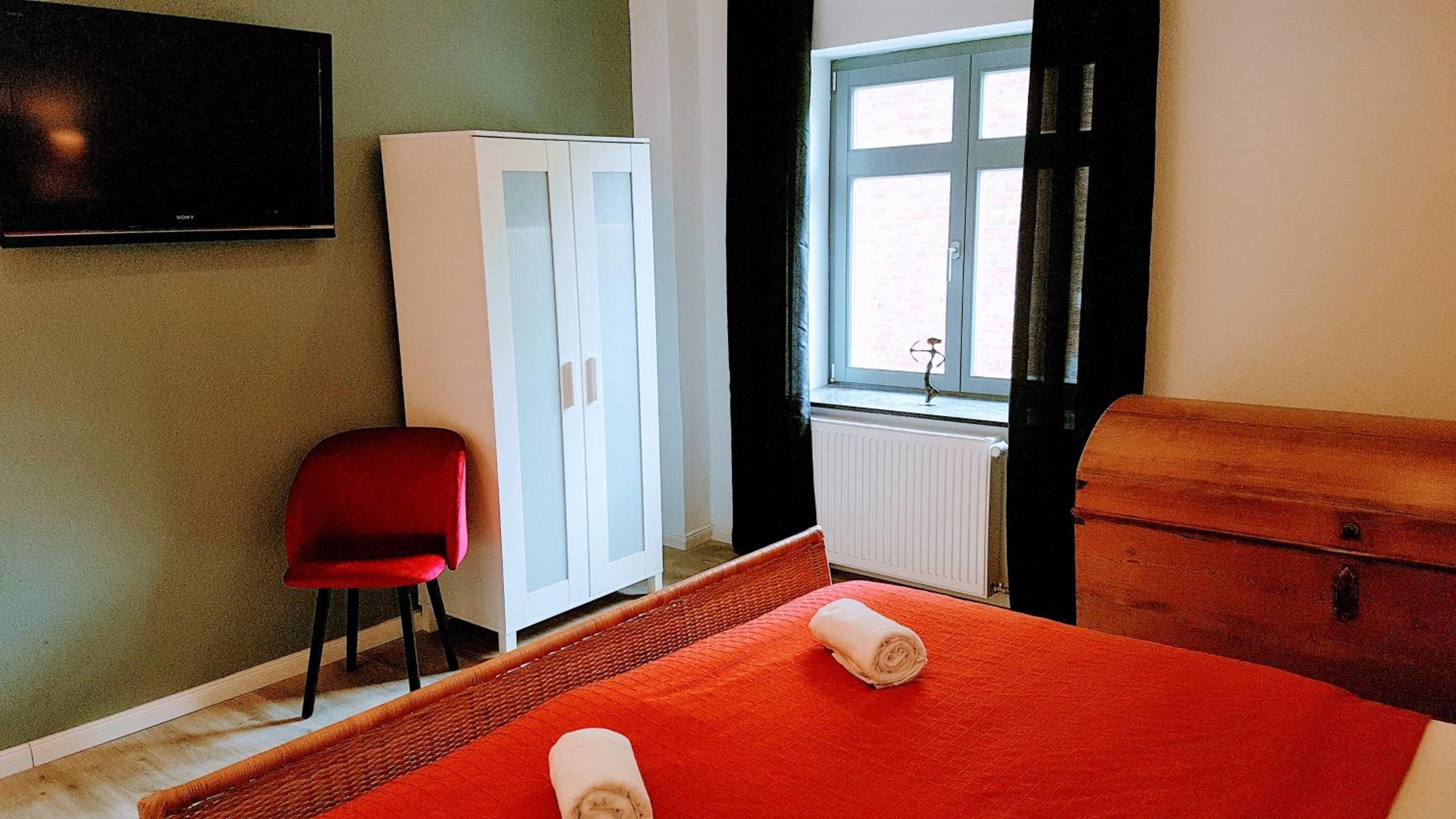 Three-Bedroom Apartment - Photo 38