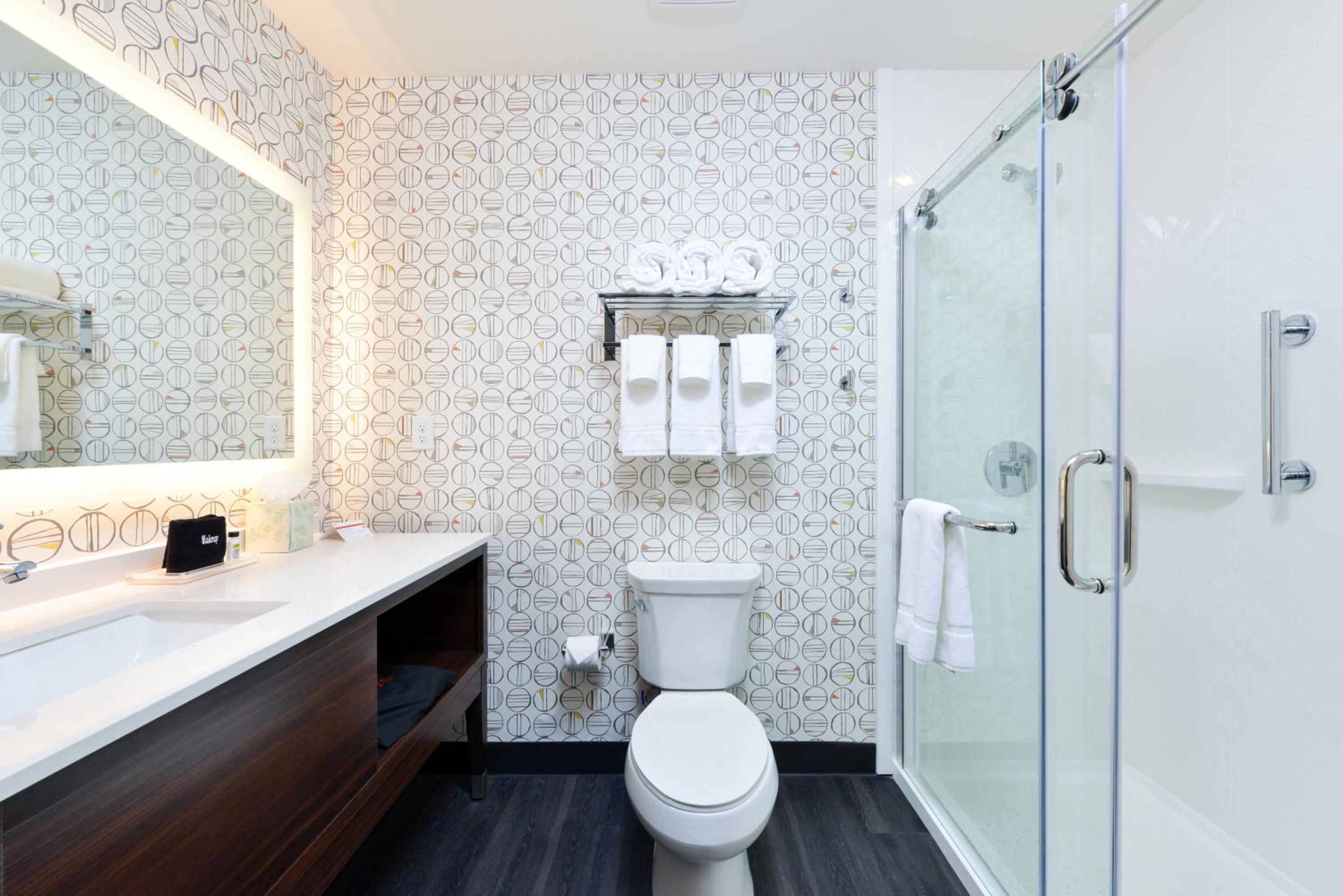 Standard King Room - Photo 5