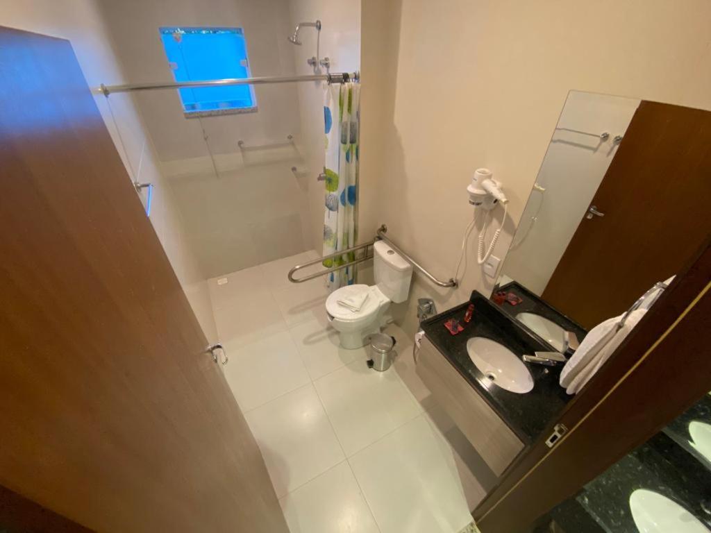 Quadruple Room - Disability Access photo 3