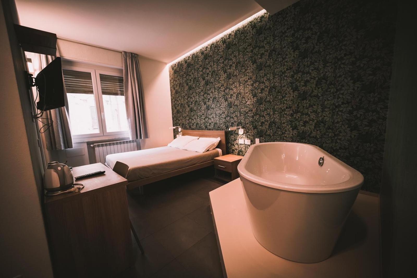 Deluxe Double Room With Bath