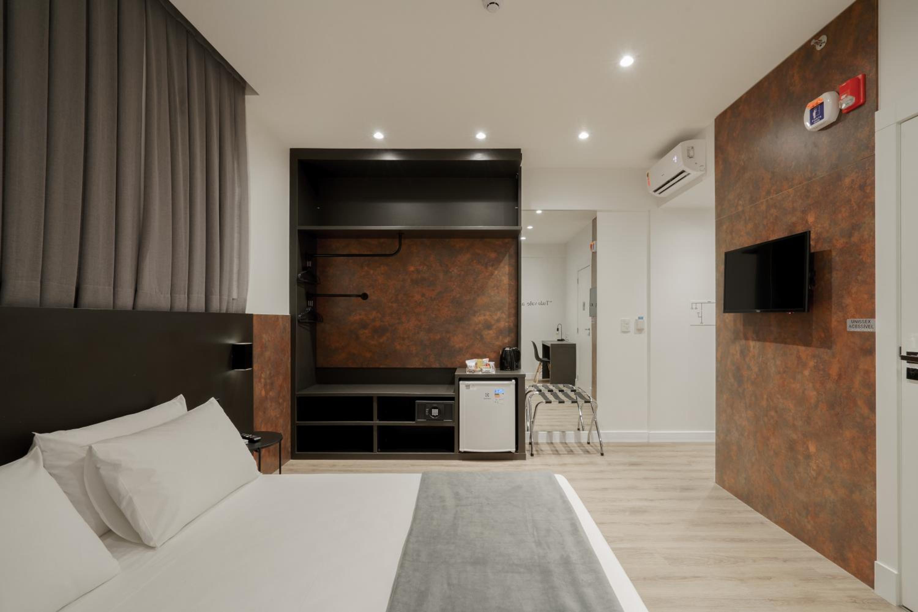 Double Room - Disability Access photo 2