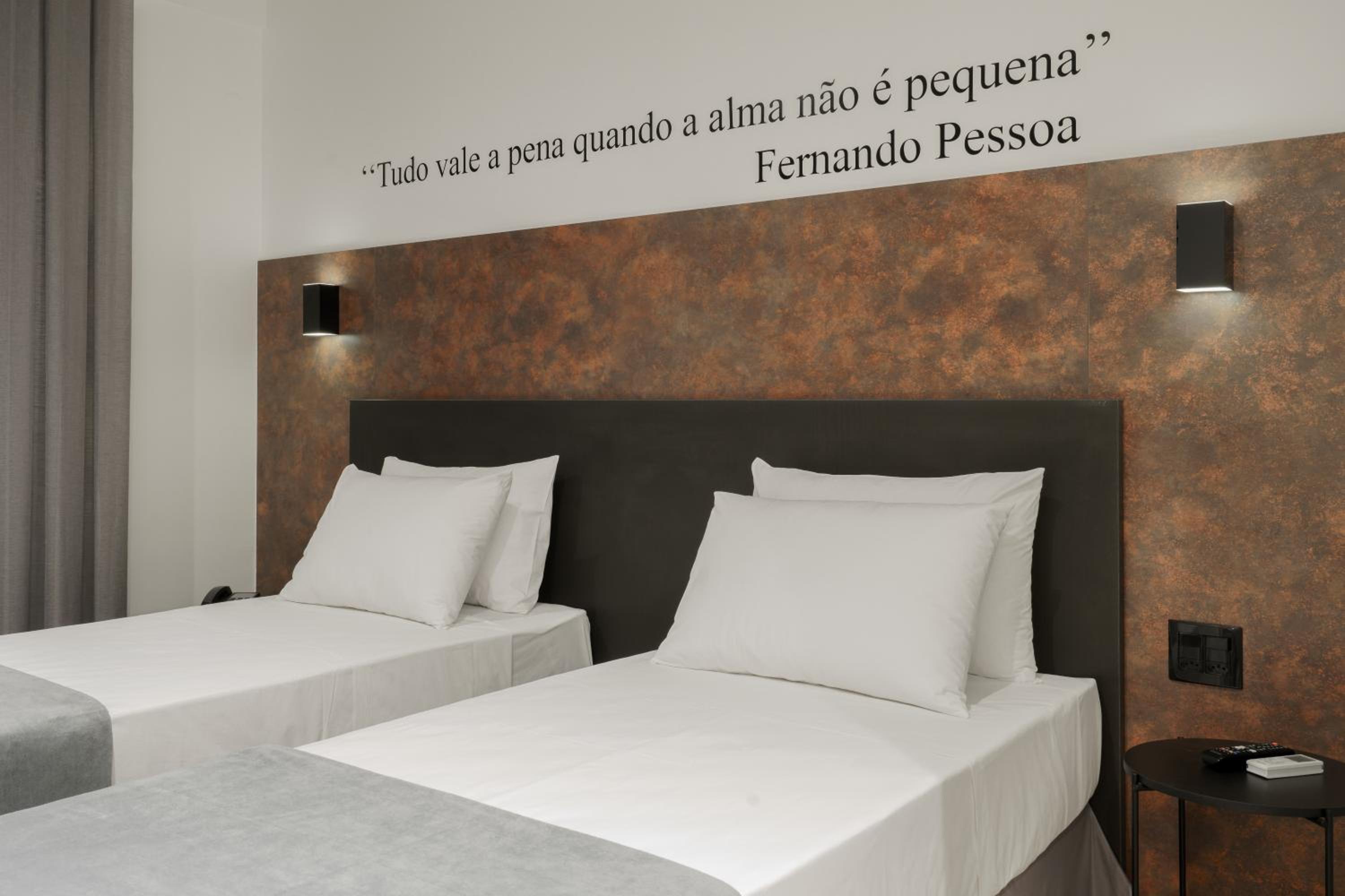 Deluxe Twin Room - Photo 3
