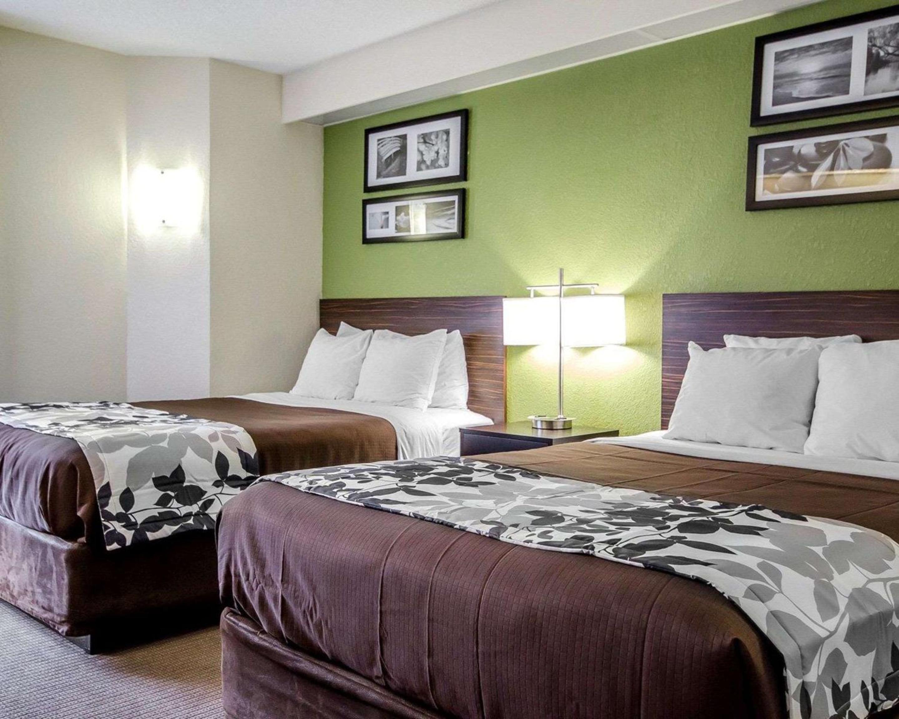Double Room with Two Double Beds - Photo 2