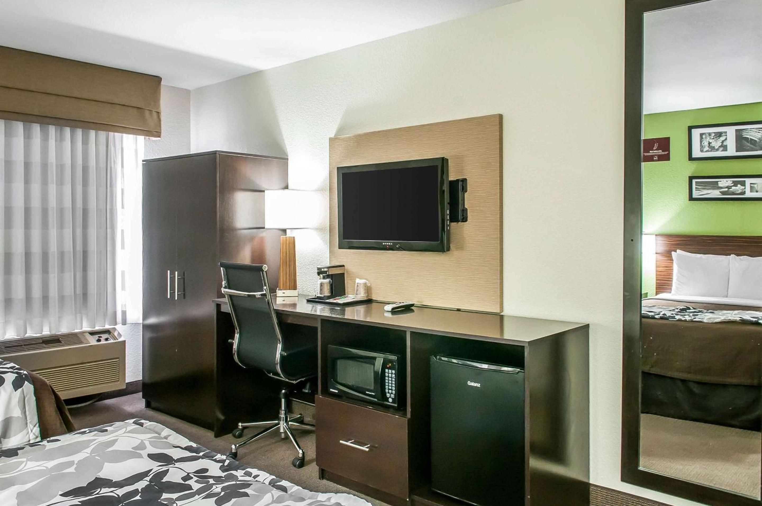 Double Room With Two Double Beds - Non-Smoking photo 1