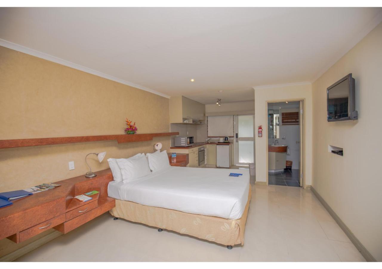 Studio Apartment photo 2