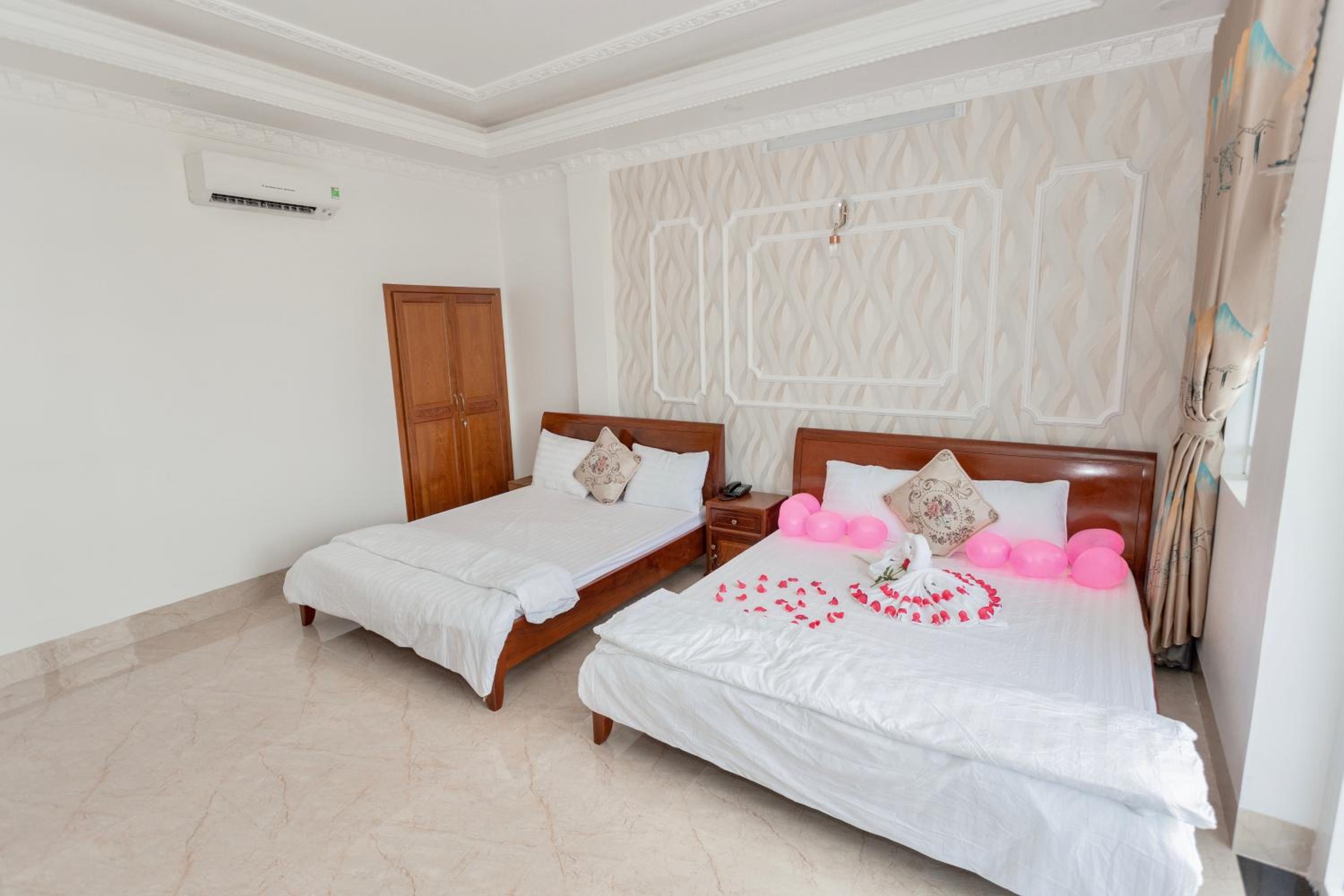 Deluxe Family Room - Photo 4