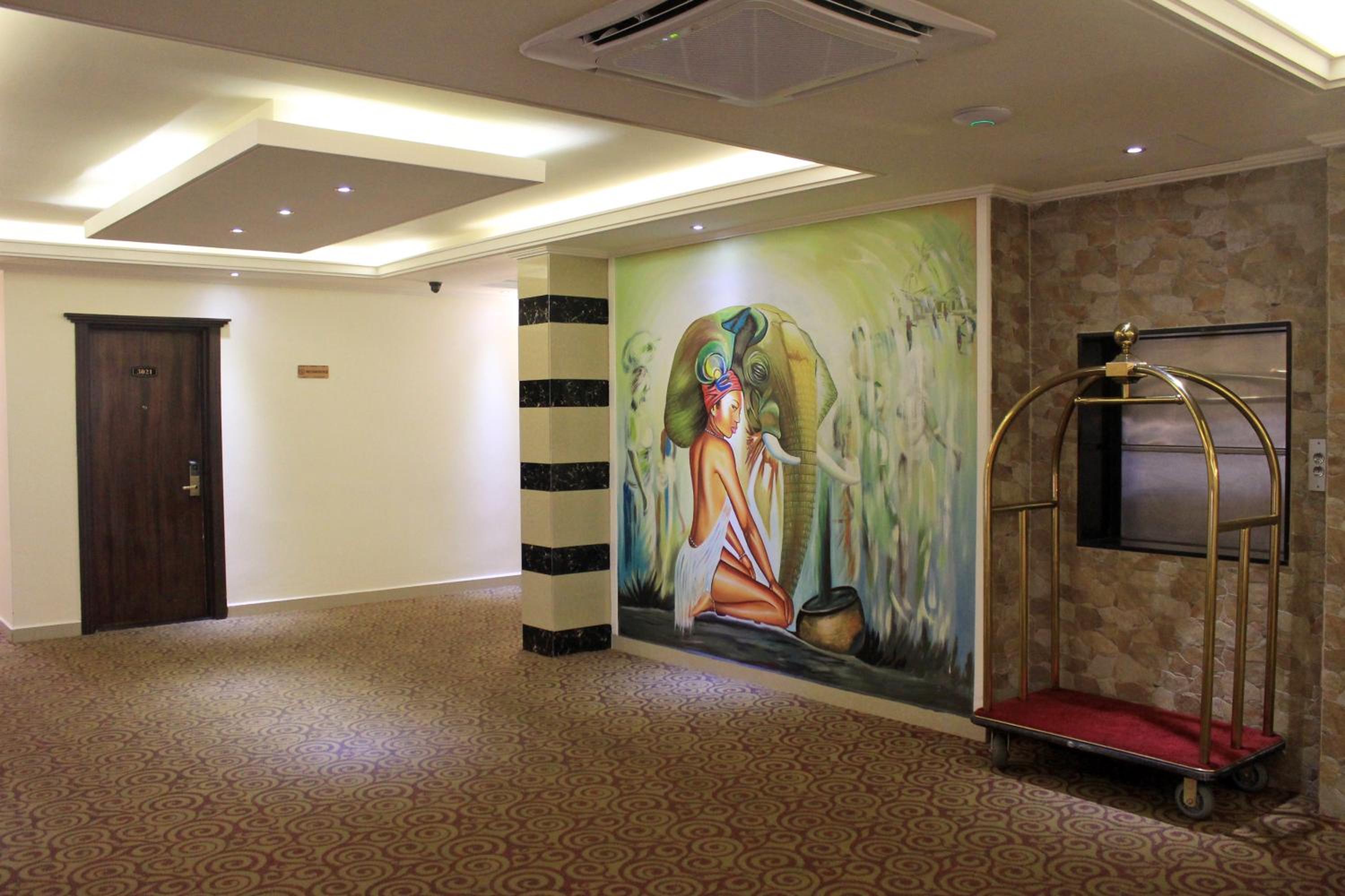 Standard Queen Room