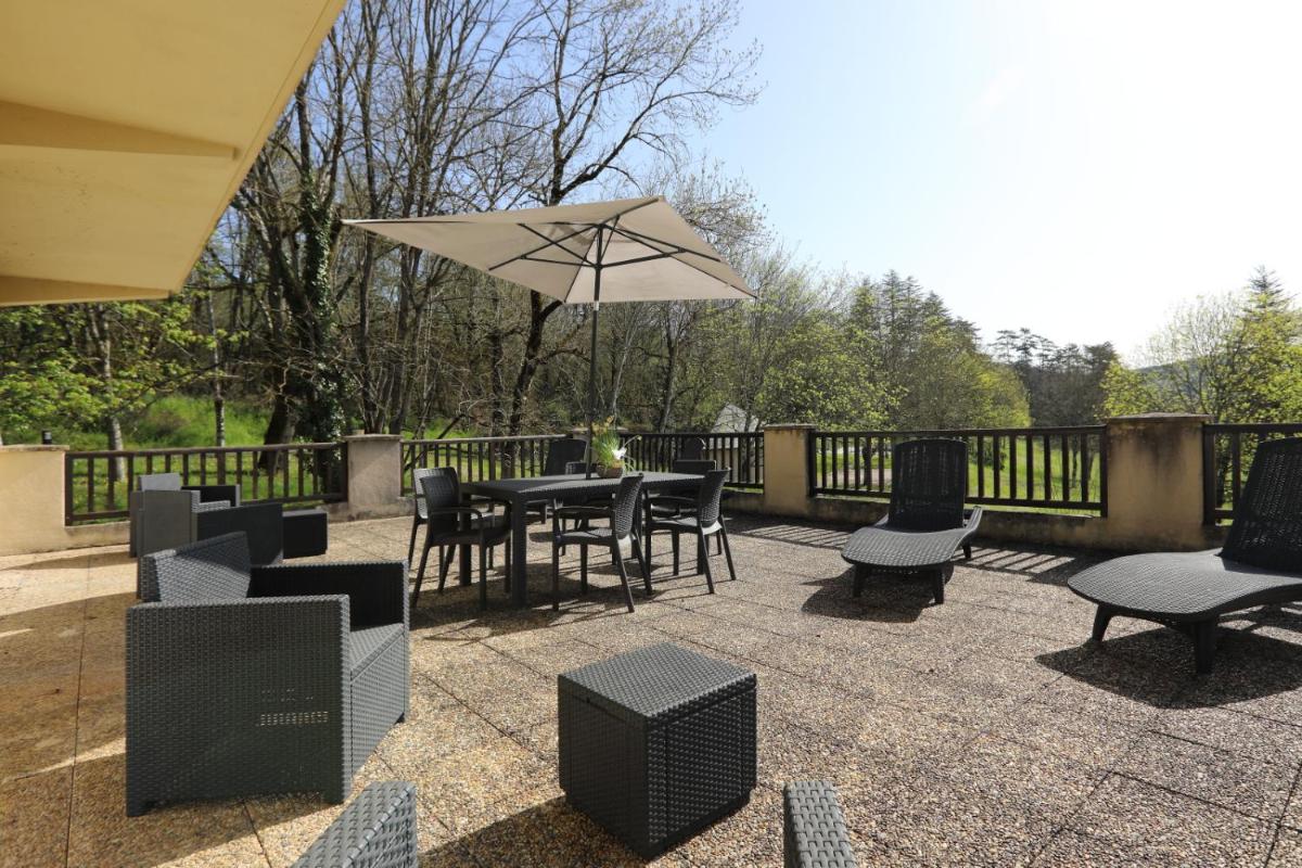 Family Room with Terrace photo 1