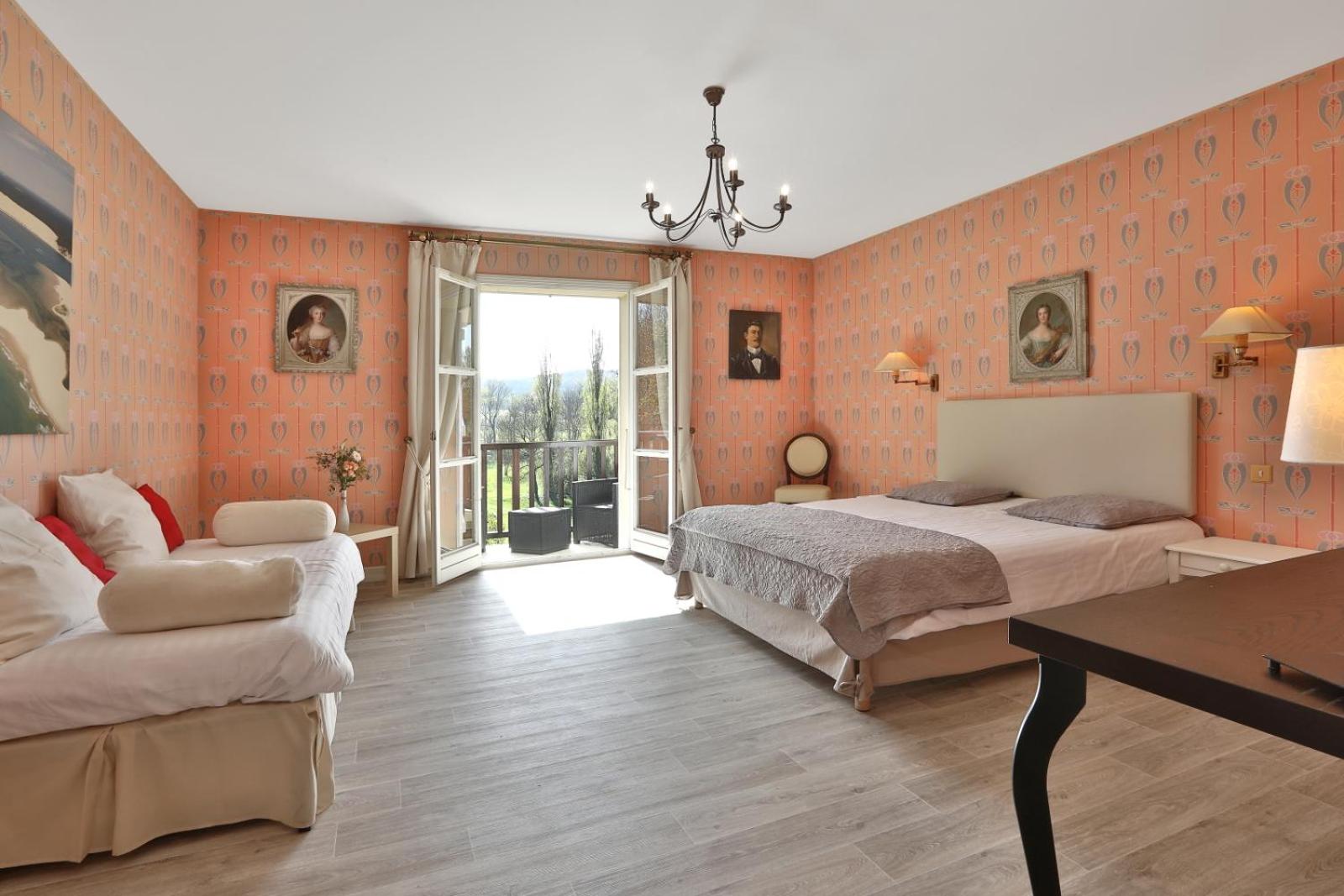 Quadruple Room with Balcony photo 1