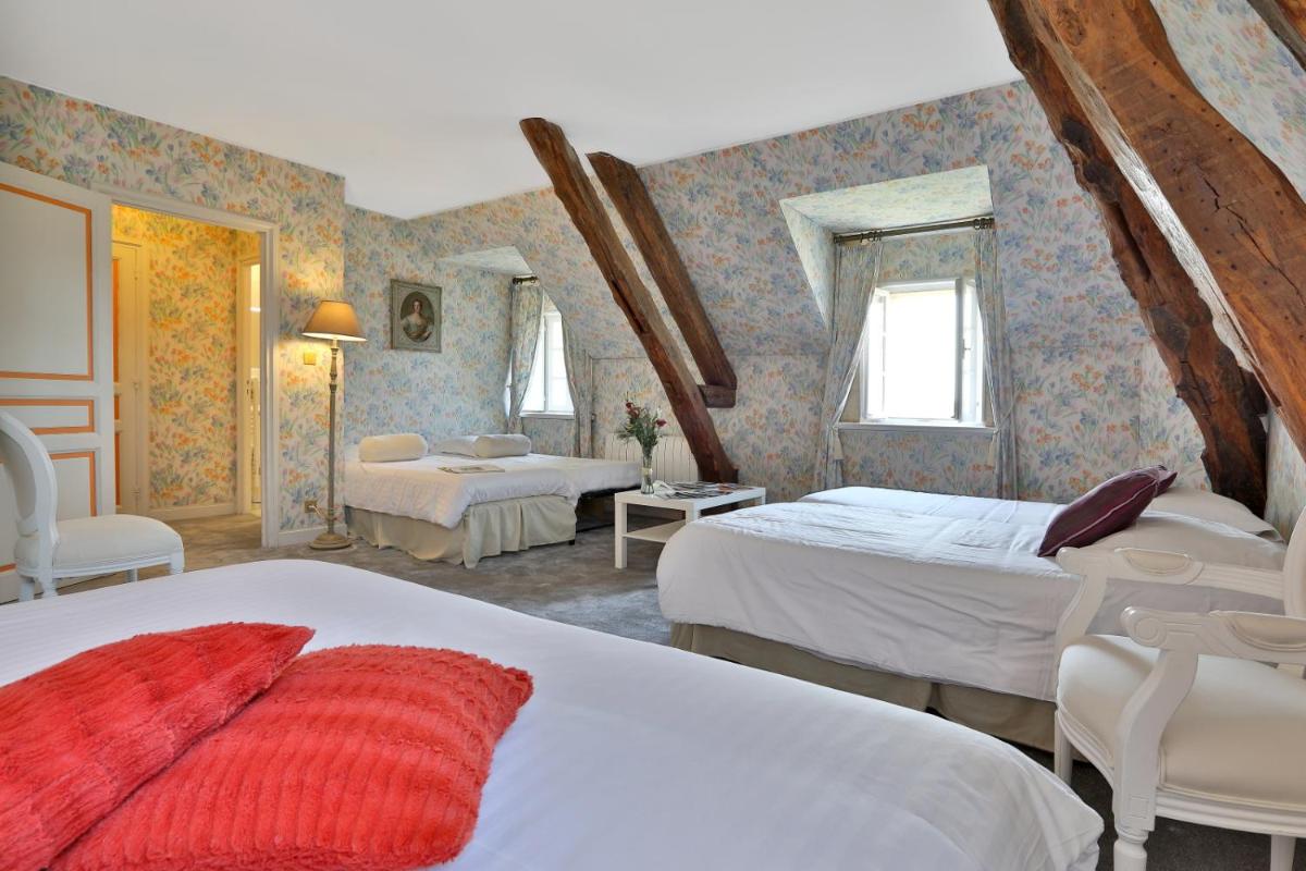 Deluxe Double Room with Extra Bed - Photo 17