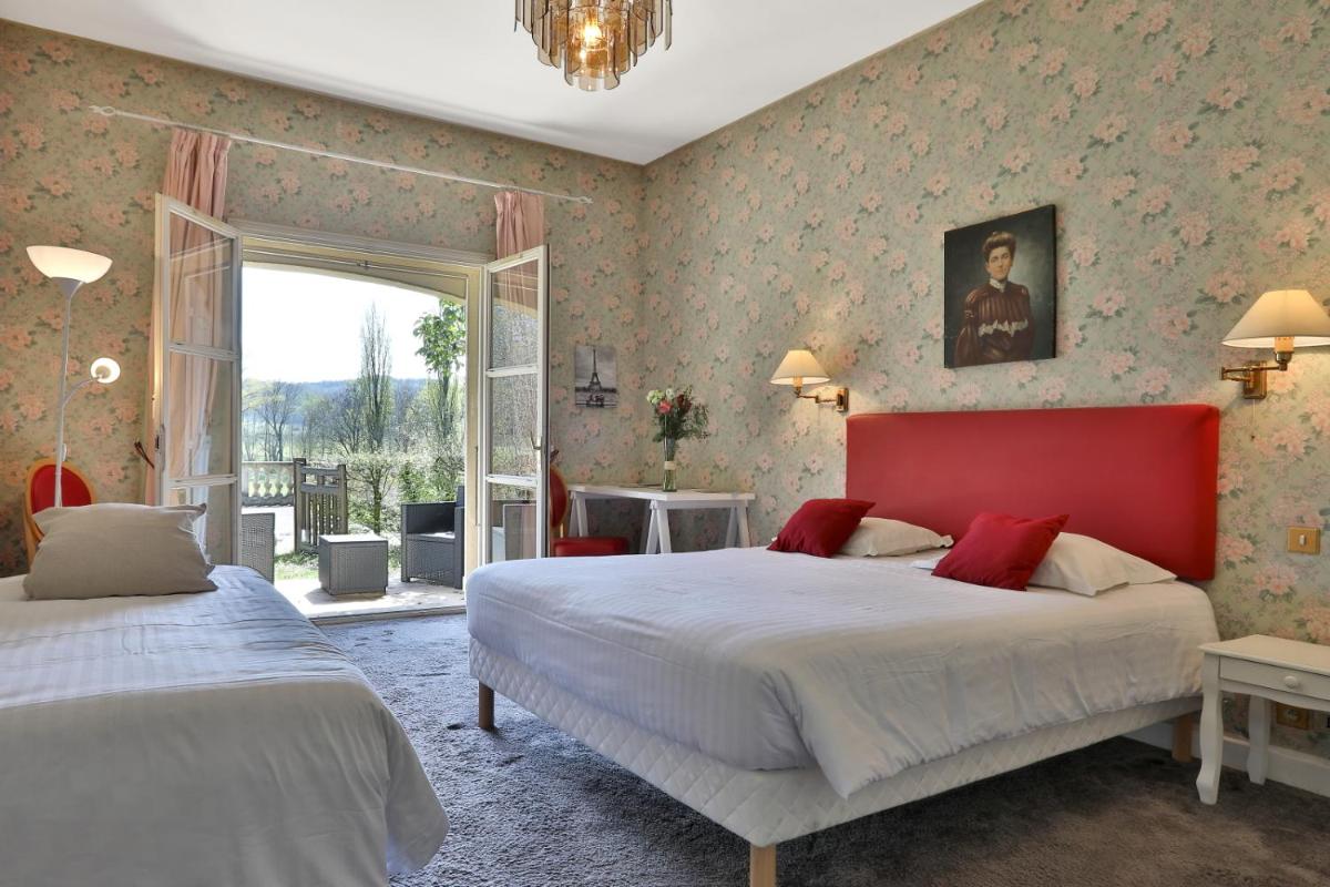 King Room with Pool View photo 2