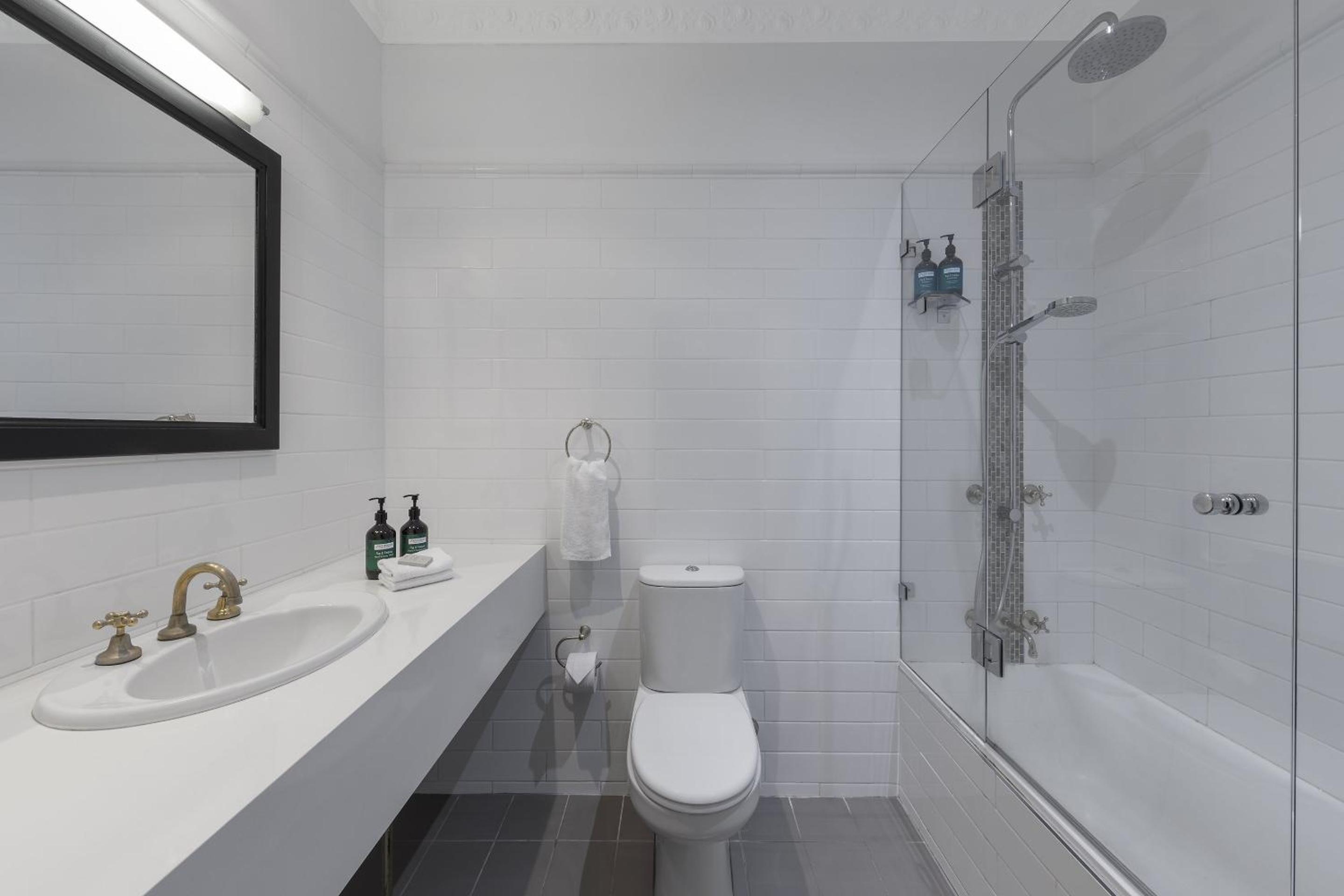 Manor Suite photo 2