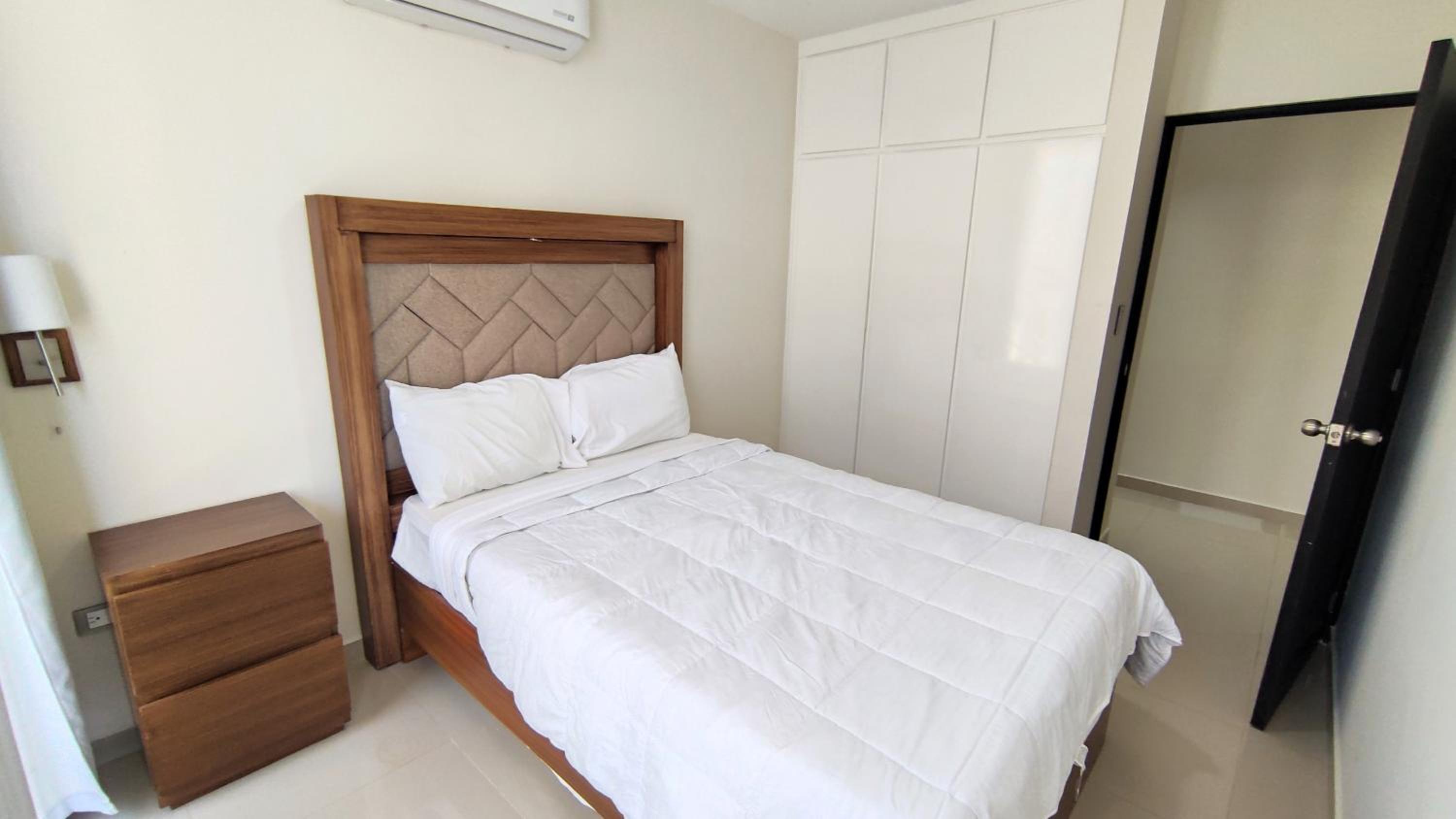 Three-Bedroom Apartment - Photo 6