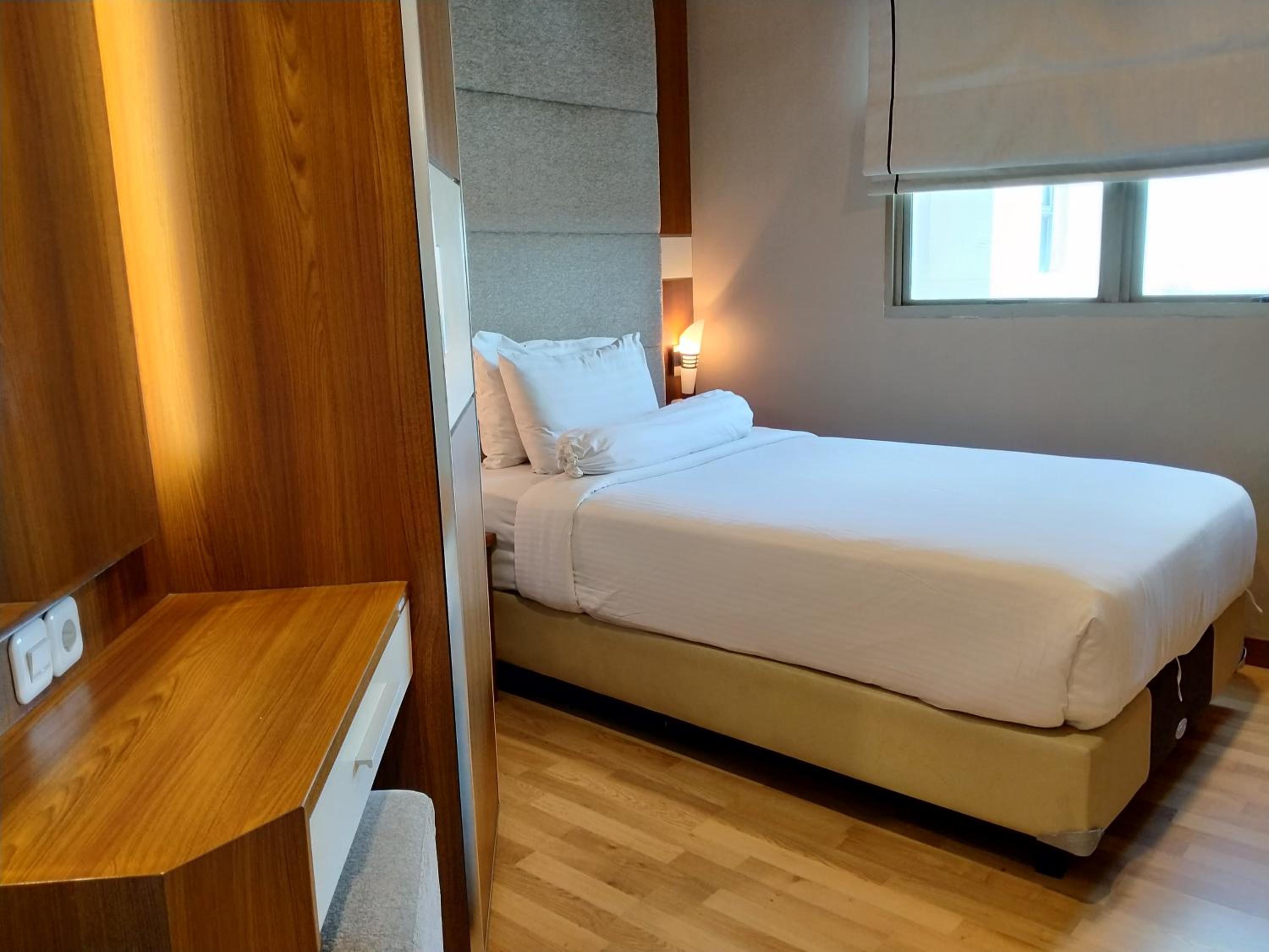 Three-Bedroom Apartment - Photo 4