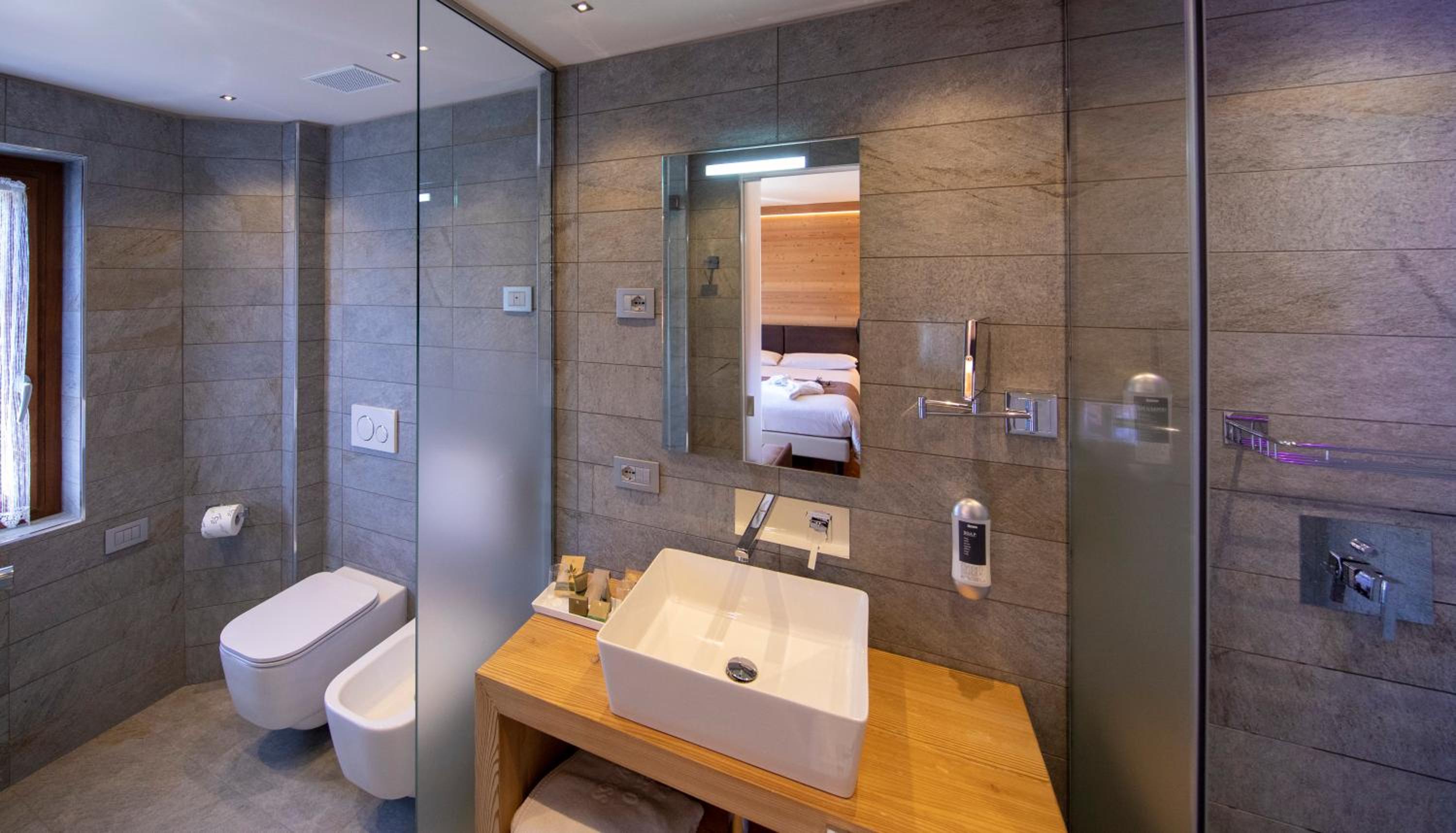Superior King Room photo 3