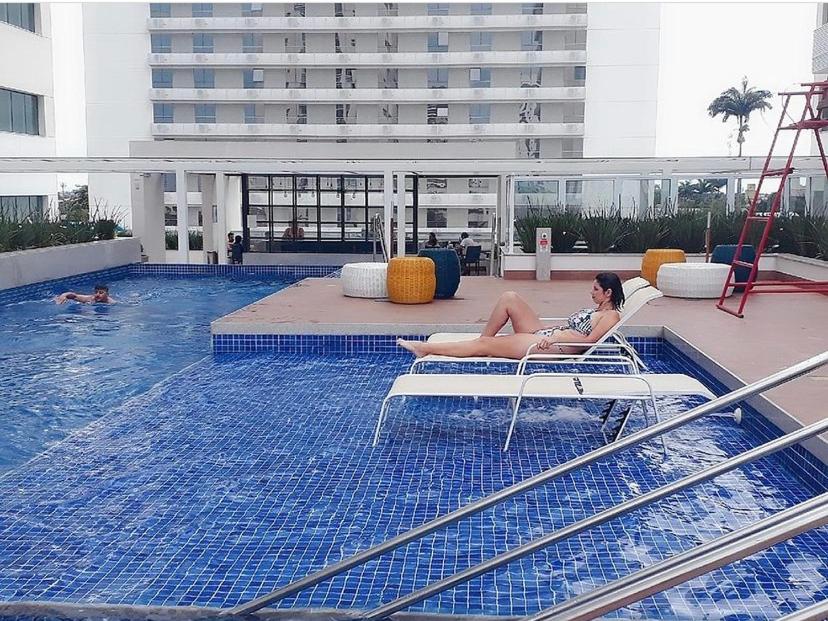 Queen Suite with Pool View photo 2