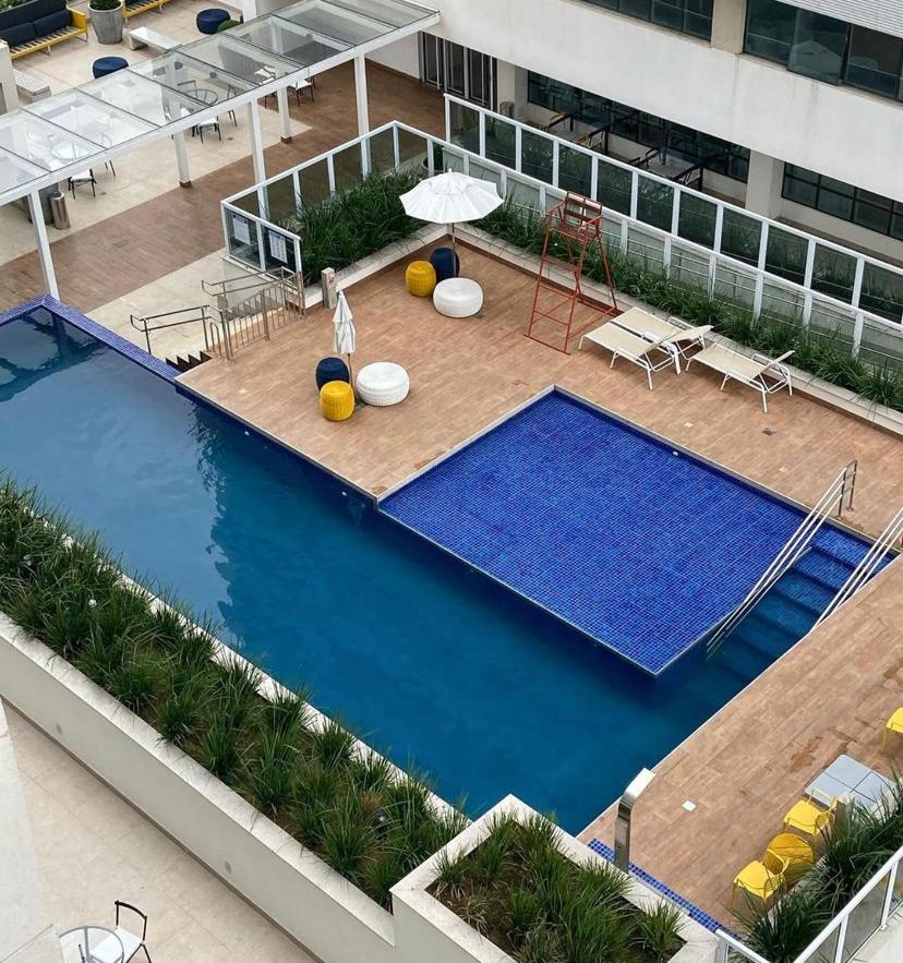 Queen Suite with Pool View photo 3