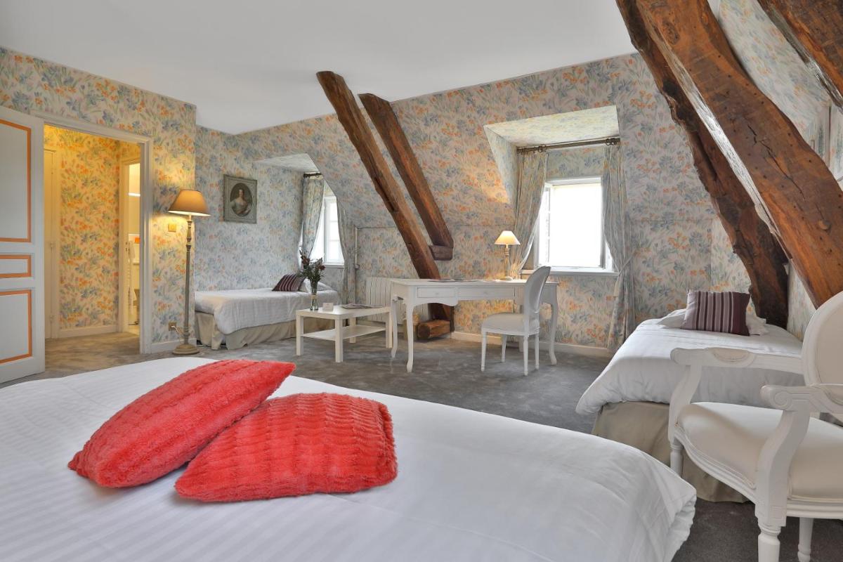 Deluxe Family Suite - Photo 2