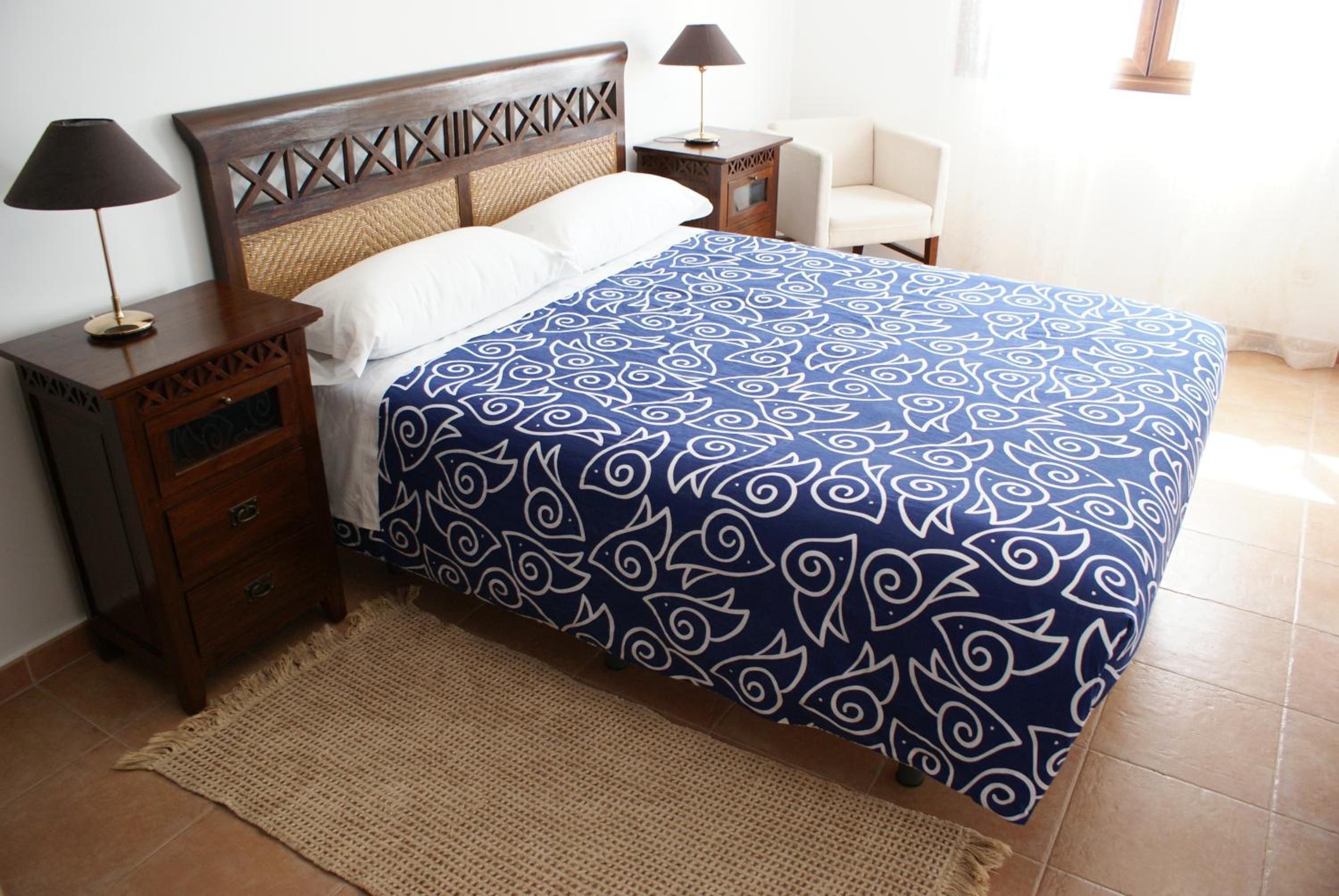 One-Bedroom Apartment - Photo 1