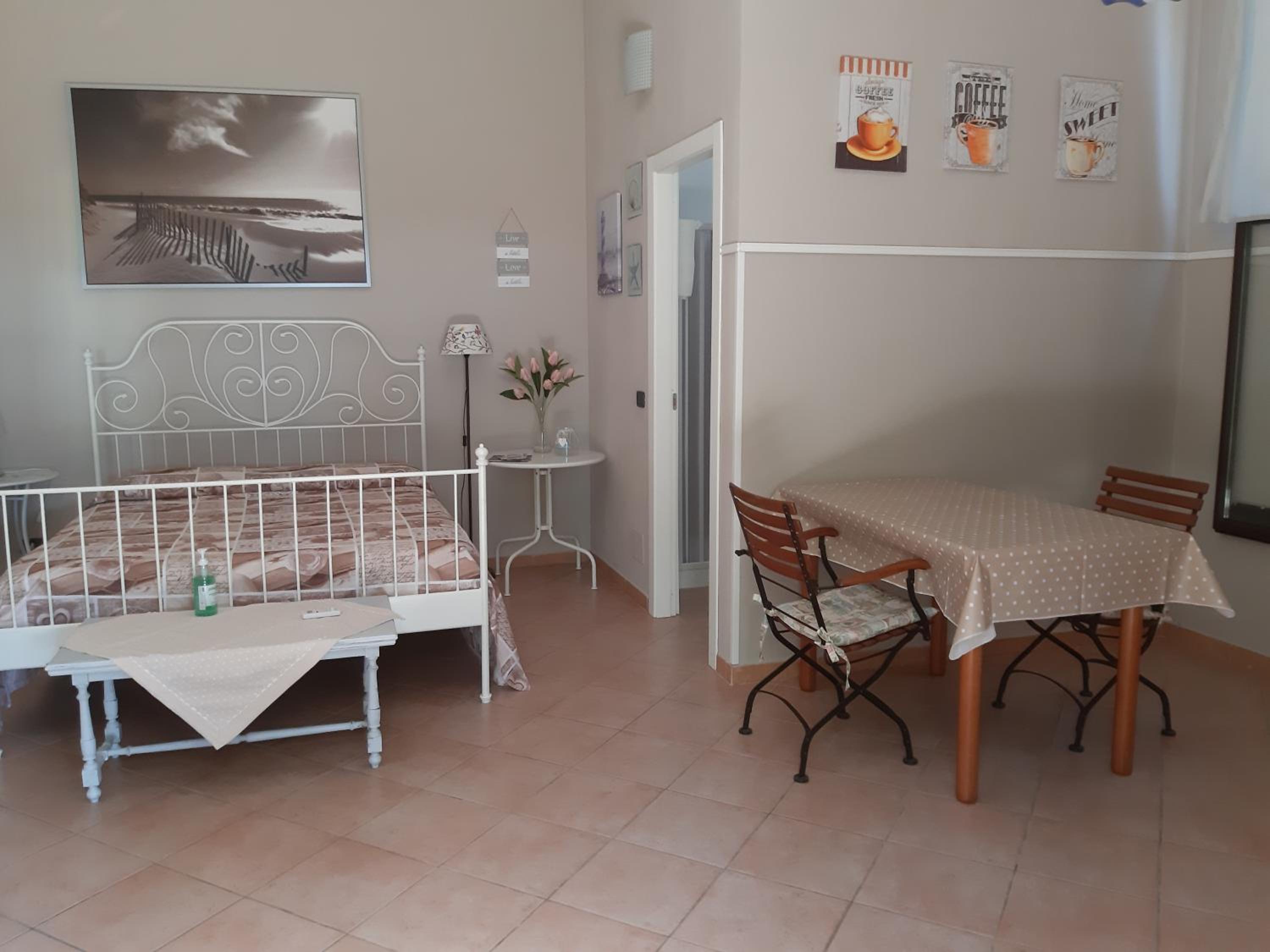 Studio Apartment photo 1