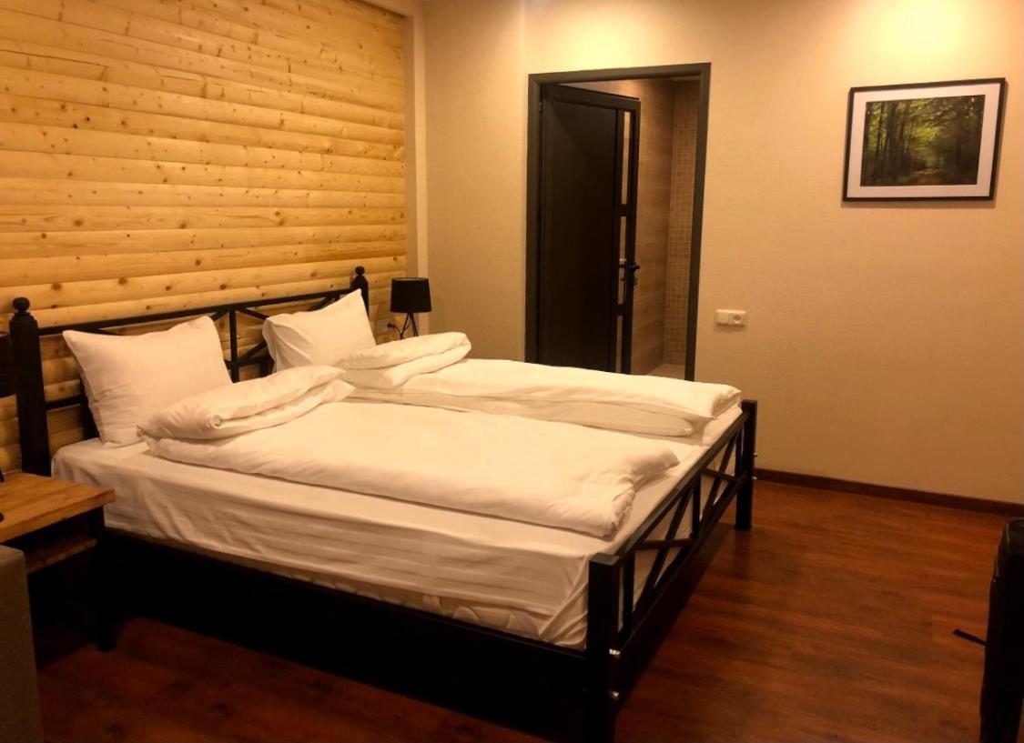 Deluxe Double Room With Extra Bed