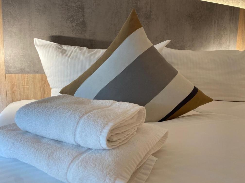 Double Room - Photo 6
