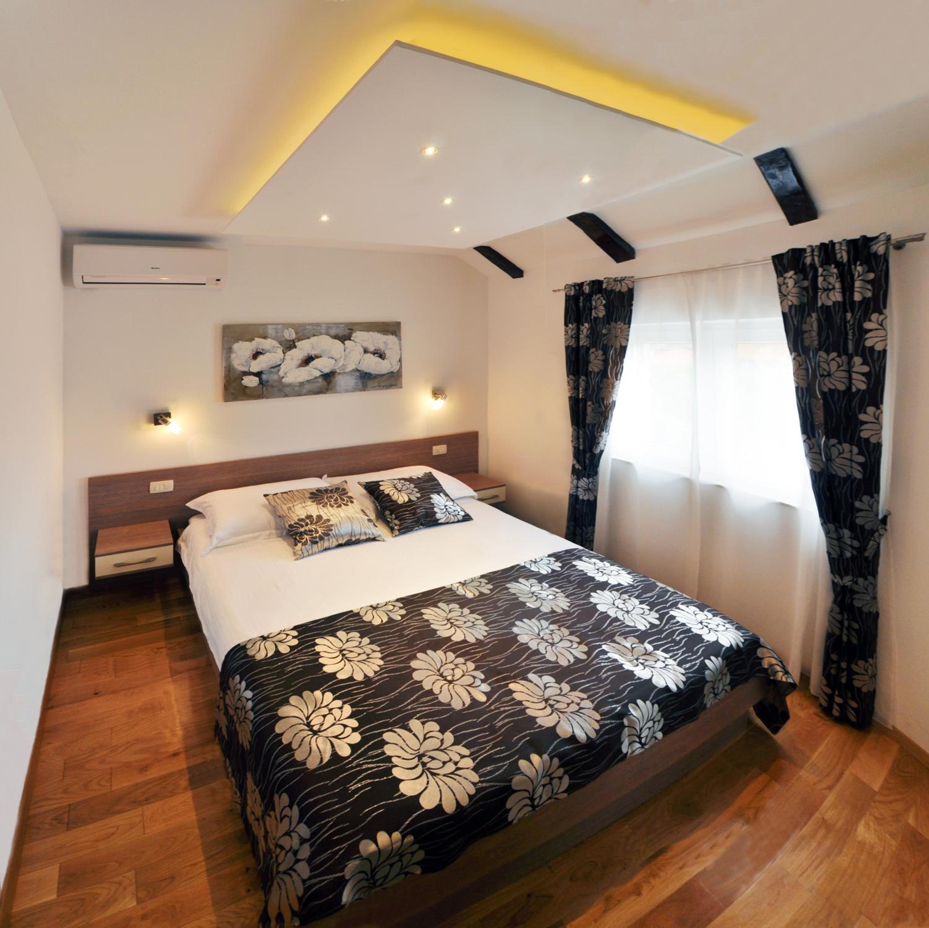 One-Bedroom Apartment (4 Adults)