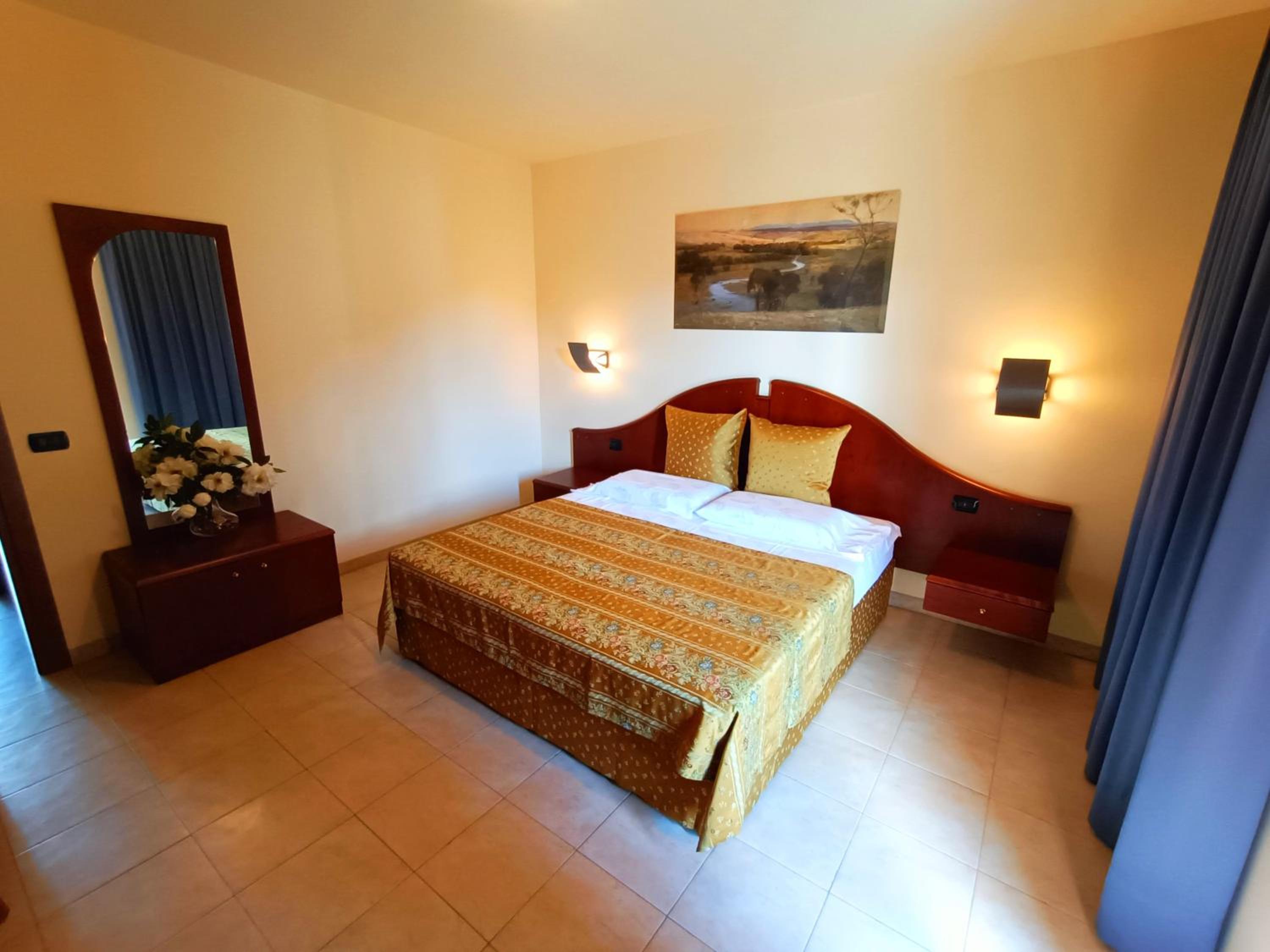Suite Deluxe with Balcony and Lake View