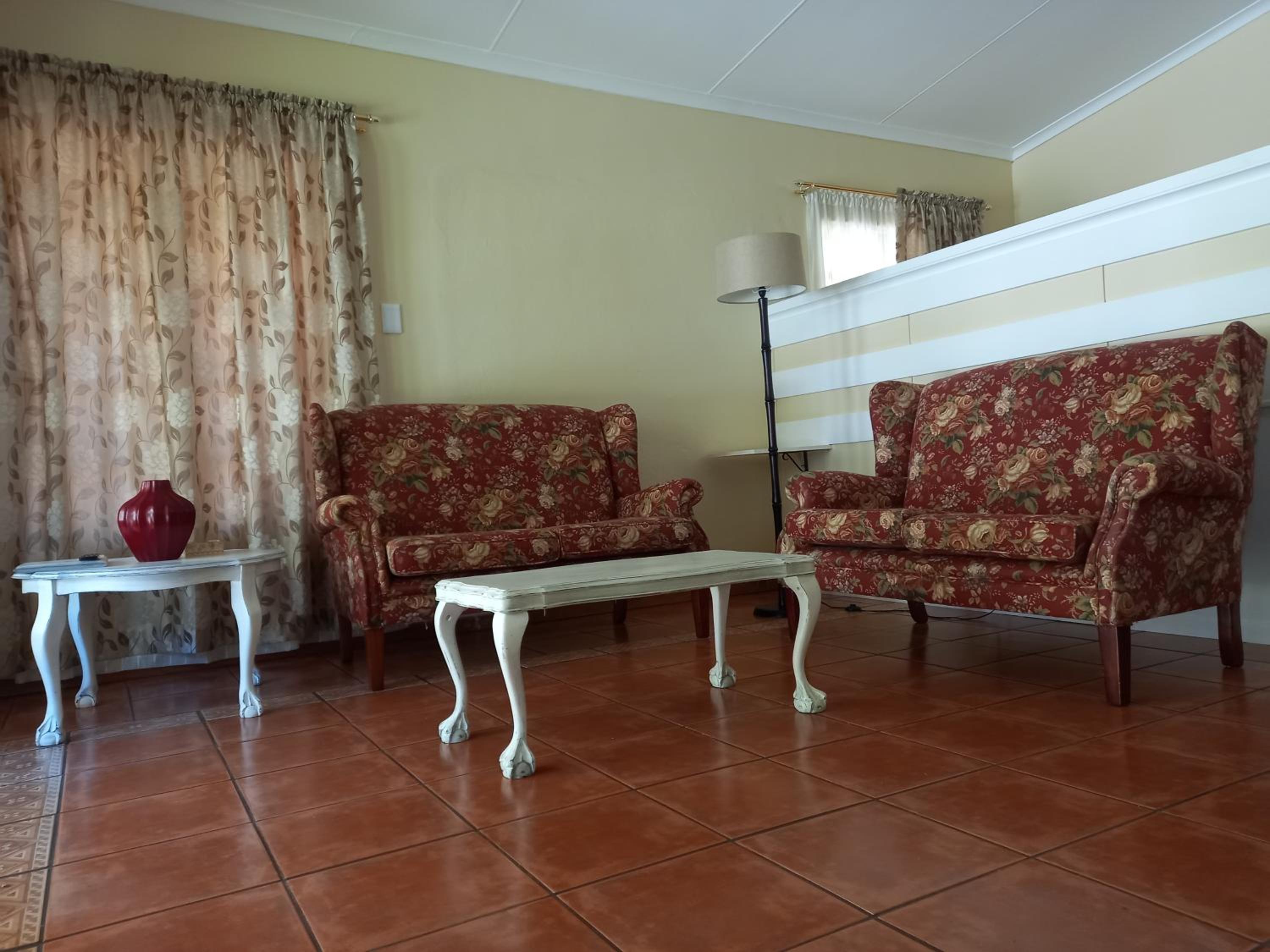 Family Room with Garden View