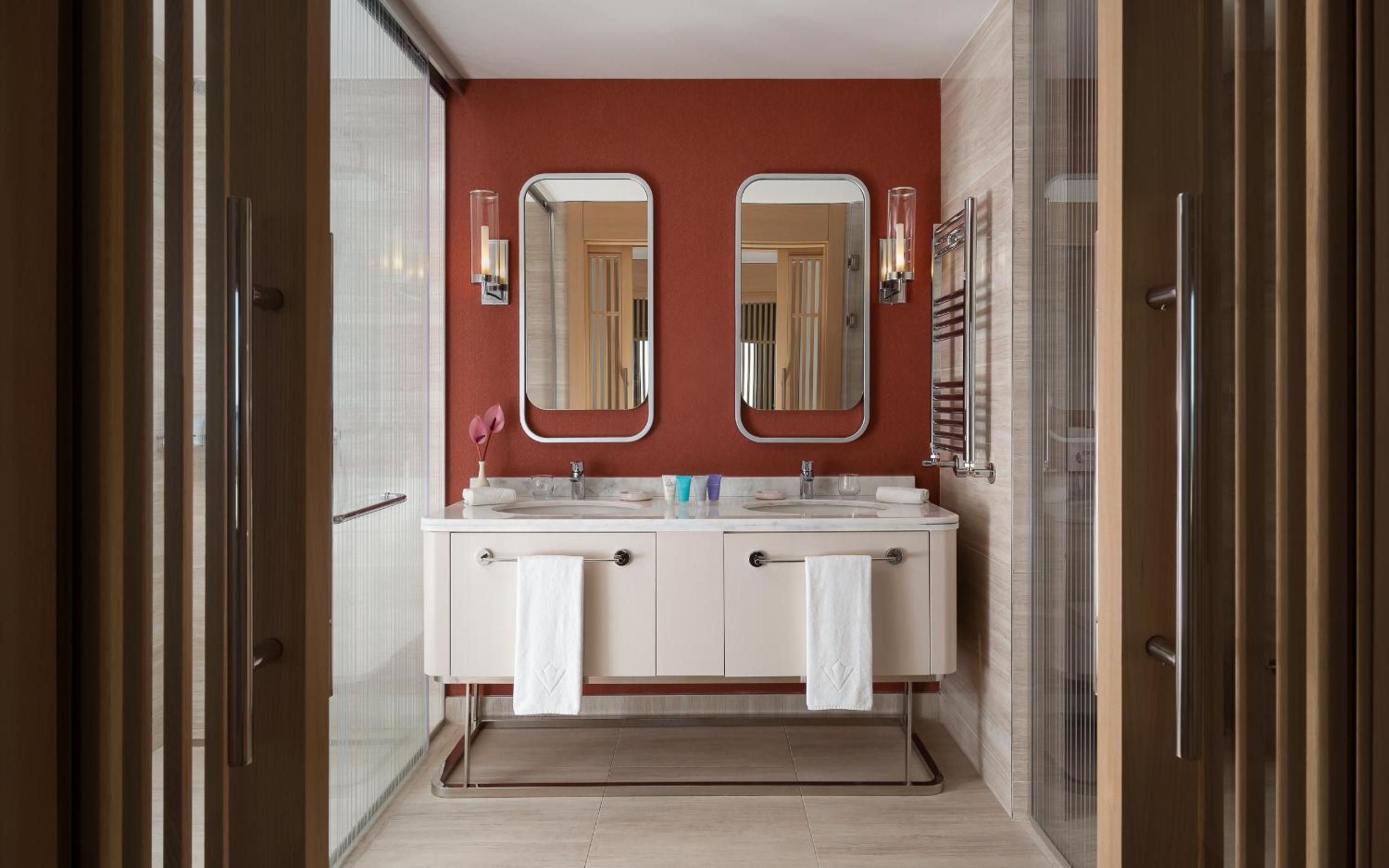 Deluxe Suite - Photo 2