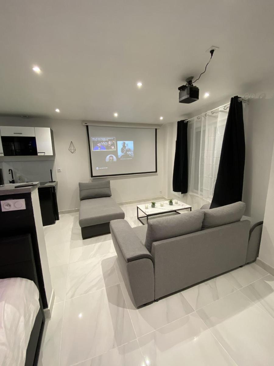 Deluxe Apartment photo 2