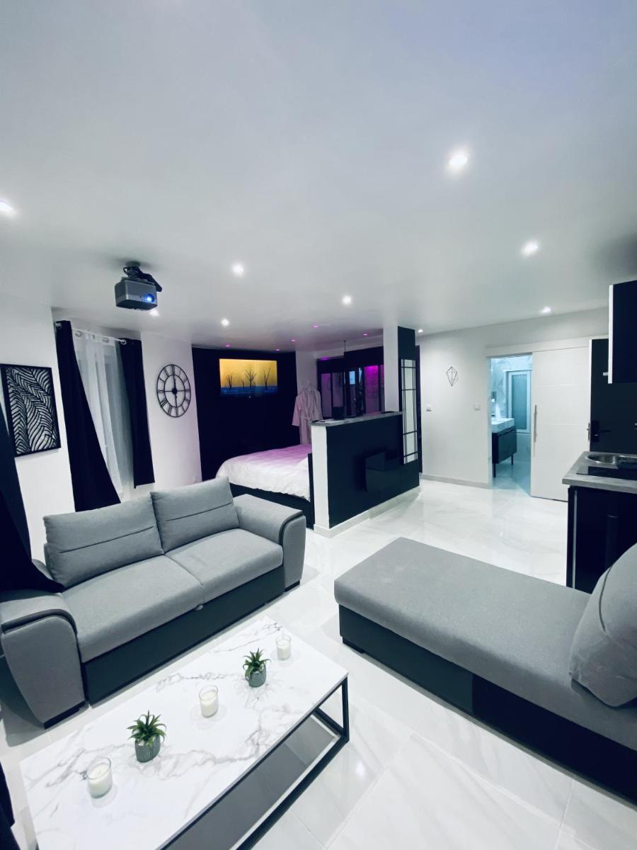 Deluxe Apartment photo 1