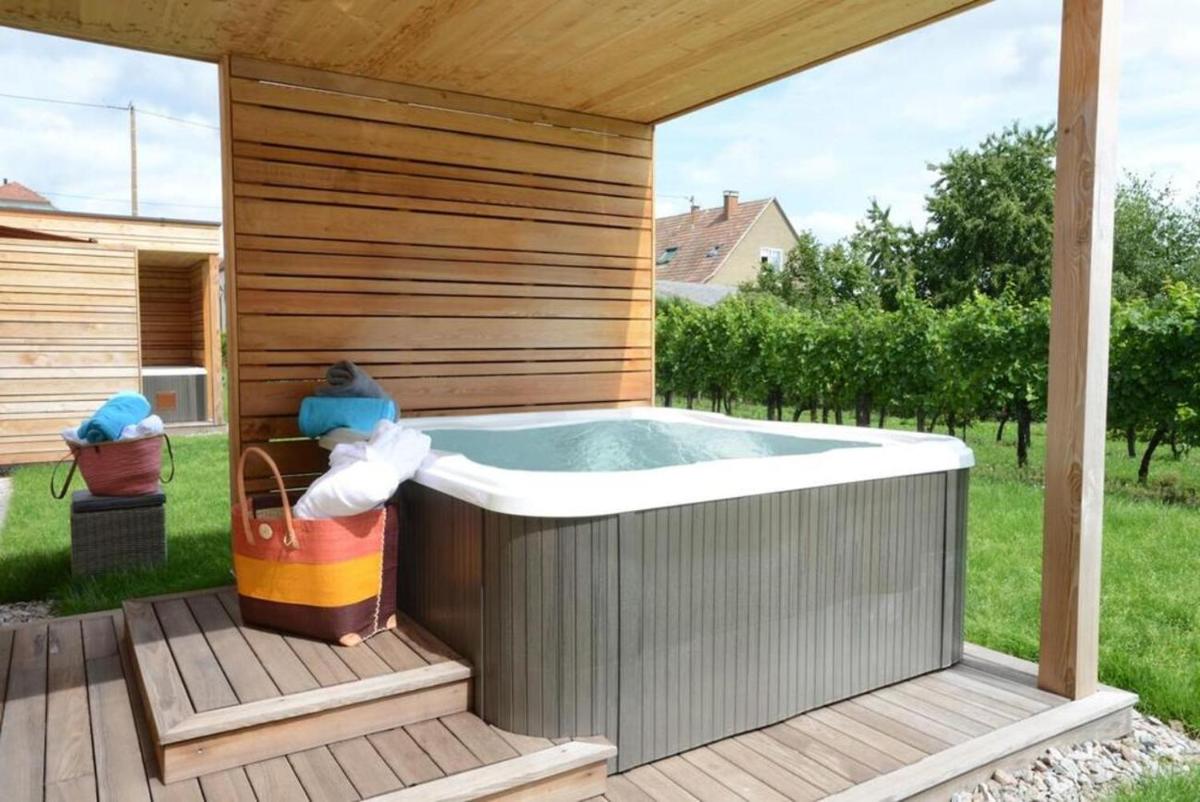 Two-Bedroom House - Prunelle & Jacuzzi photo 2