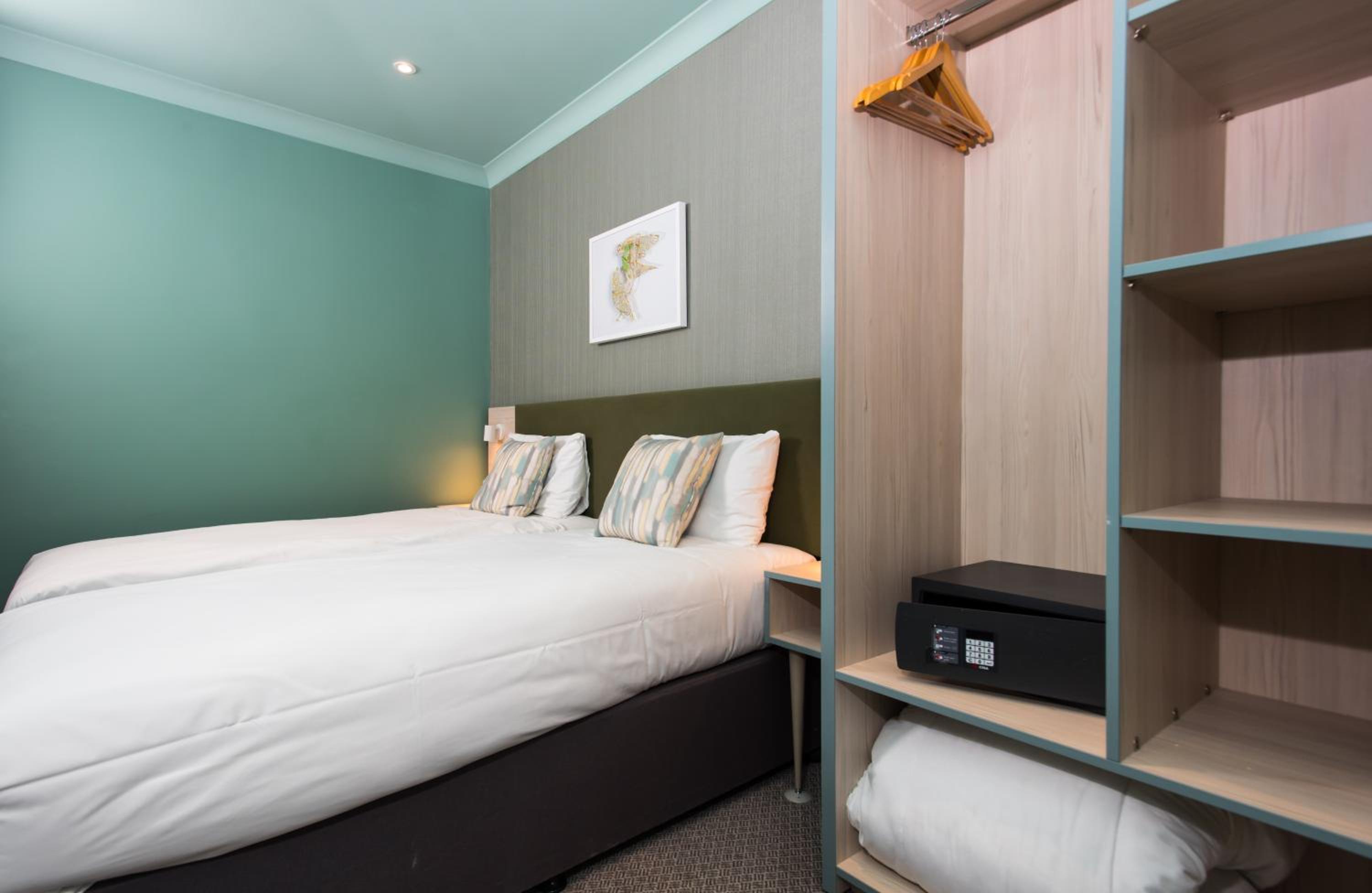 Deluxe Double or Twin Room photo 3
