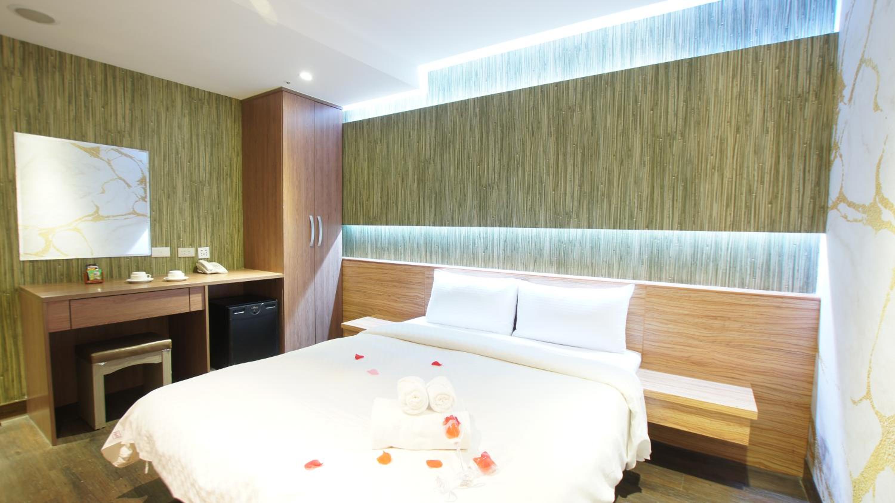 Standard Double Room - No Window