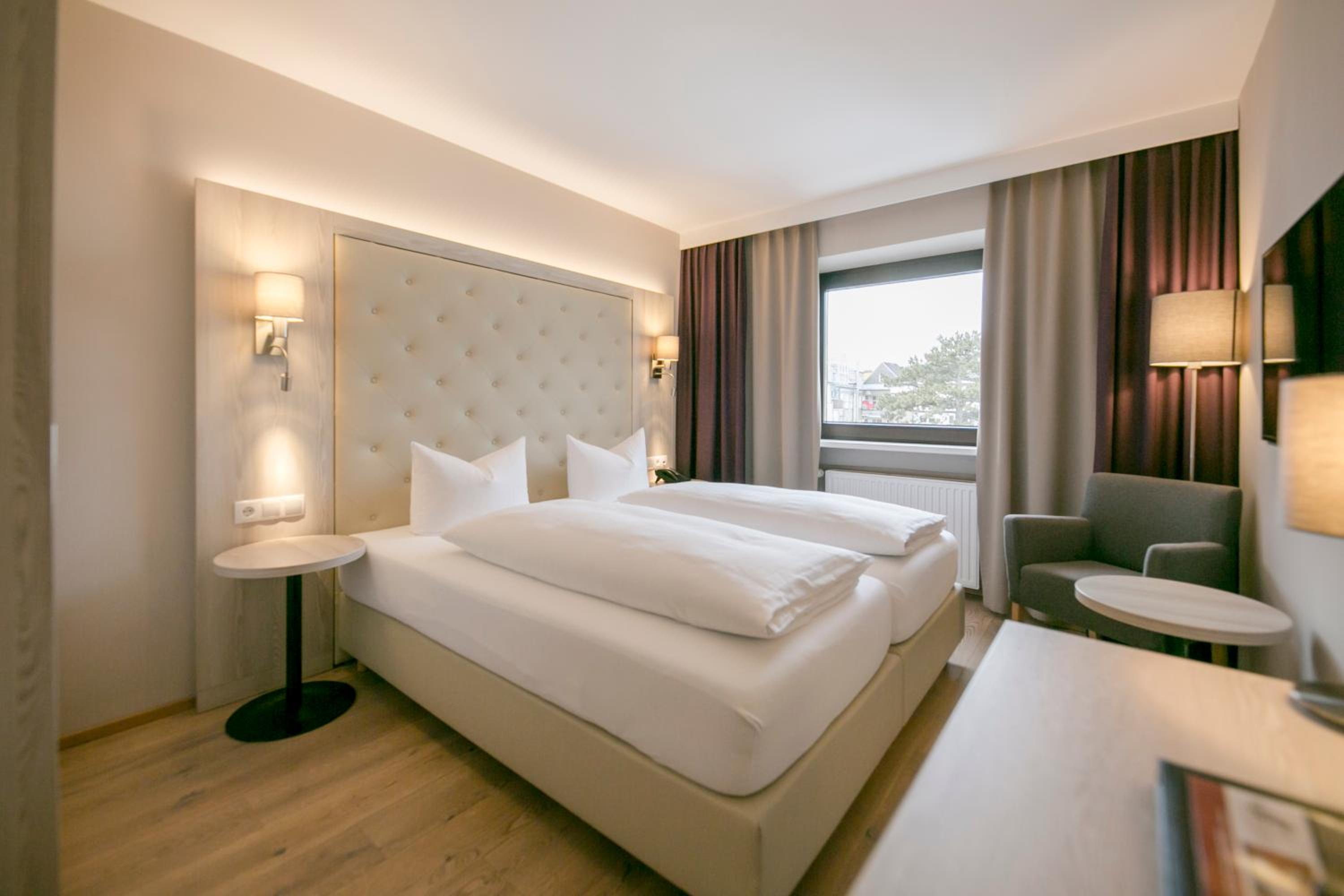Economy Comfort - Photo 1