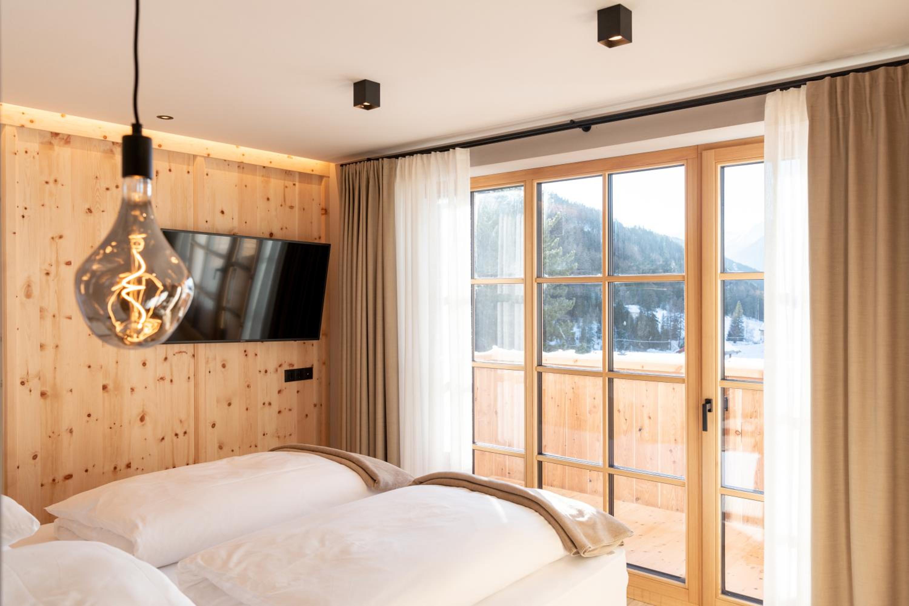 Superior King Room photo 1
